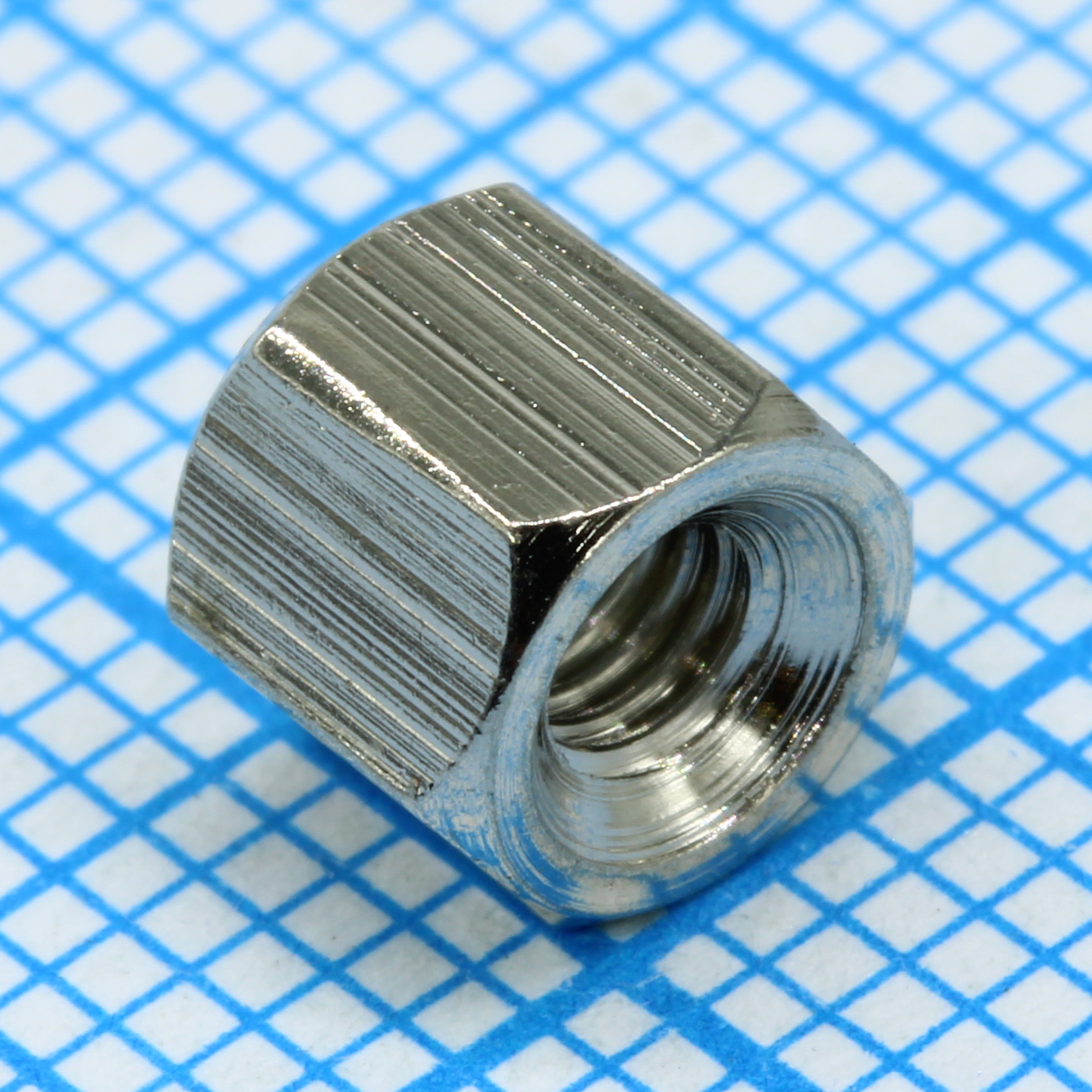 H-L0500-0600-5-03-2N - Стойка латунная. без покрытия шестигранная М3 отверстие-отверстие, L= 5мм
