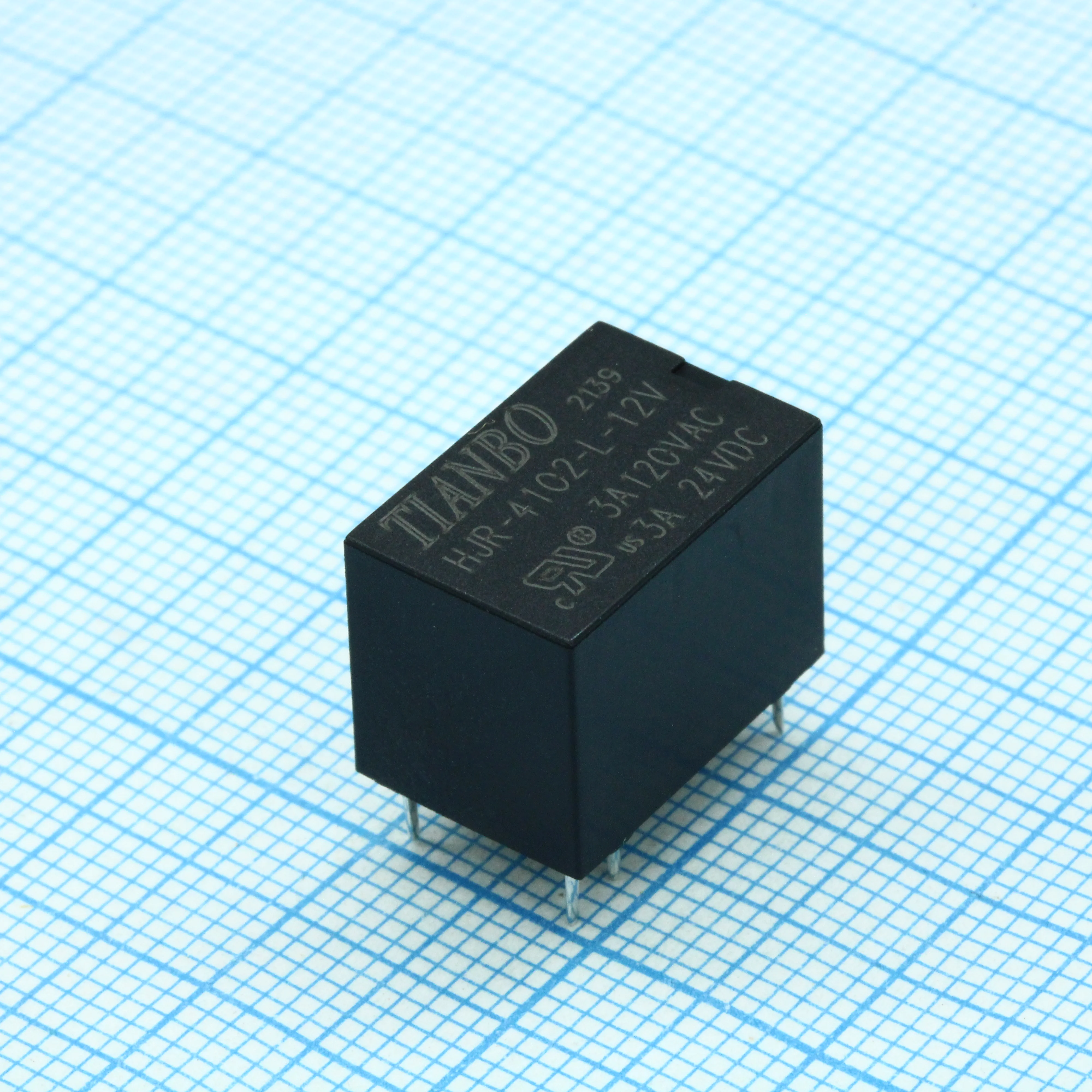 HJR4102-L-12VDC-S-Z - Реле силовое 3А одна контактная группа на переключение катушка 12В 0.2Вт