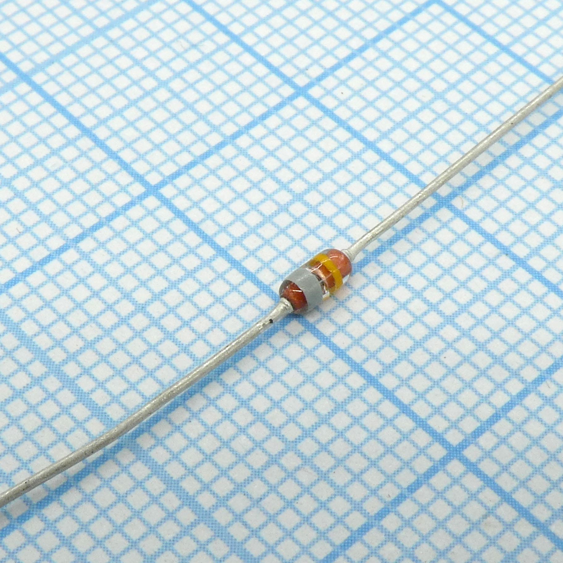 КС211Ц - Стабилитрон Р=0.125Вт U=11В при Iст=0.5мА