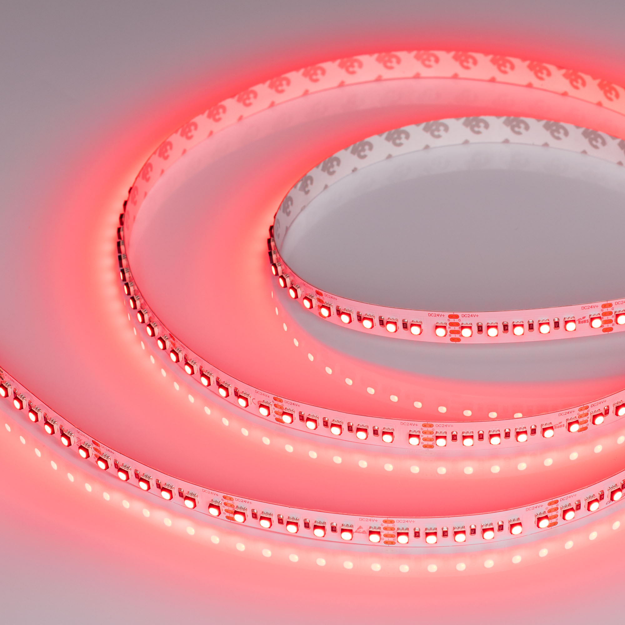 Лента MINI-F120-12mm 24V RGB (22.4 W/m, IP20, 3535, 5m) 022719(2) - Поставка под заказ от 1000 м. Светодиодная лента MINI-F120, открытая. Светодиоды 3535, 120 шт/м (600 шт на 5 м), белая плата, ширина 12 мм, скотч 3M. Цвет RGB, угол 120°. Питание 24V, мощ
