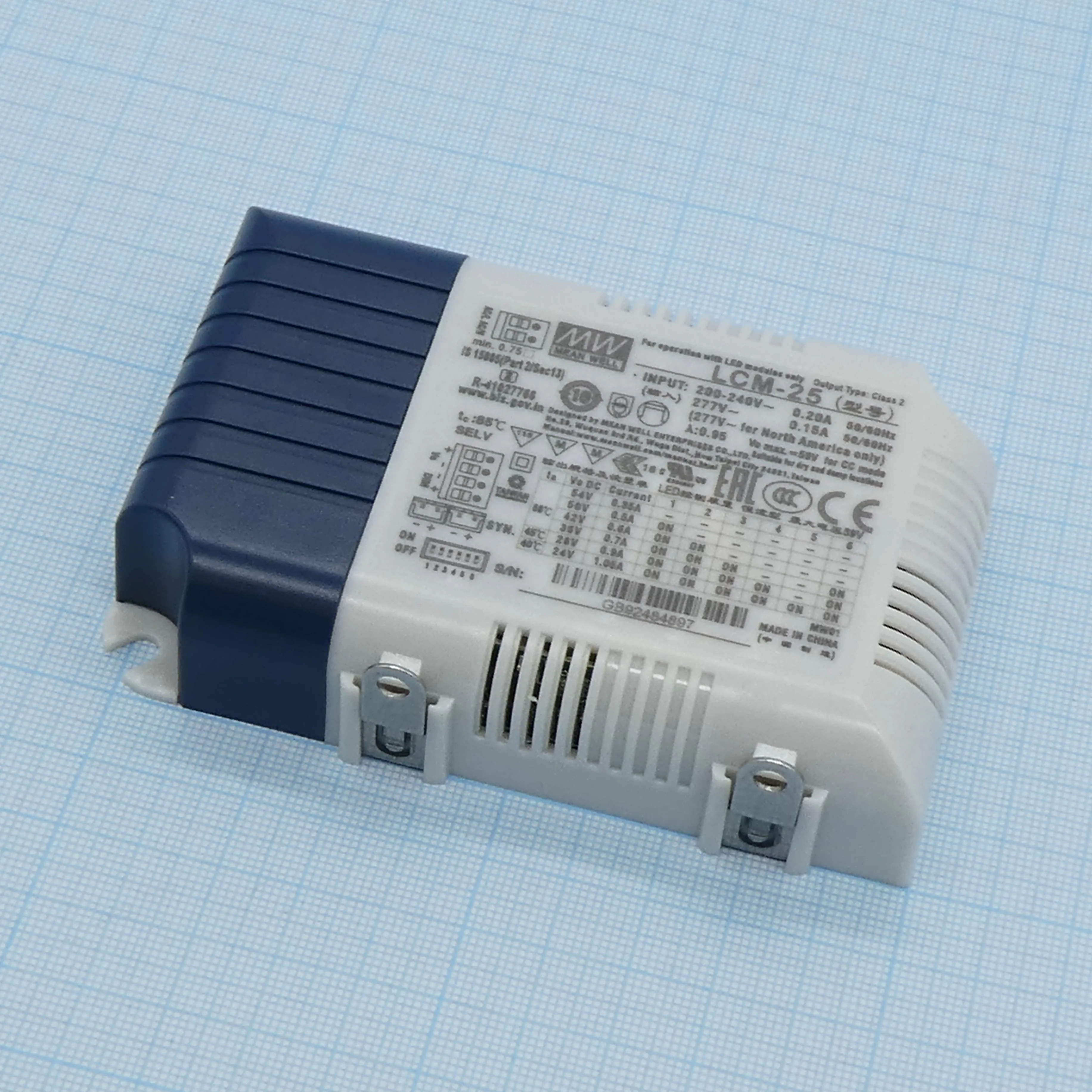 LCM-25 - AC-DC, 25.2Вт, стабилизатор тока, вход 180…277В AC, 47…63Гц /254…375В DC, выход 350…1050мA/6…54В, ККМ, изоляция 3750В AC, в кожухе 105х68х23мм, -30…+85°С, димминг 3-в-1