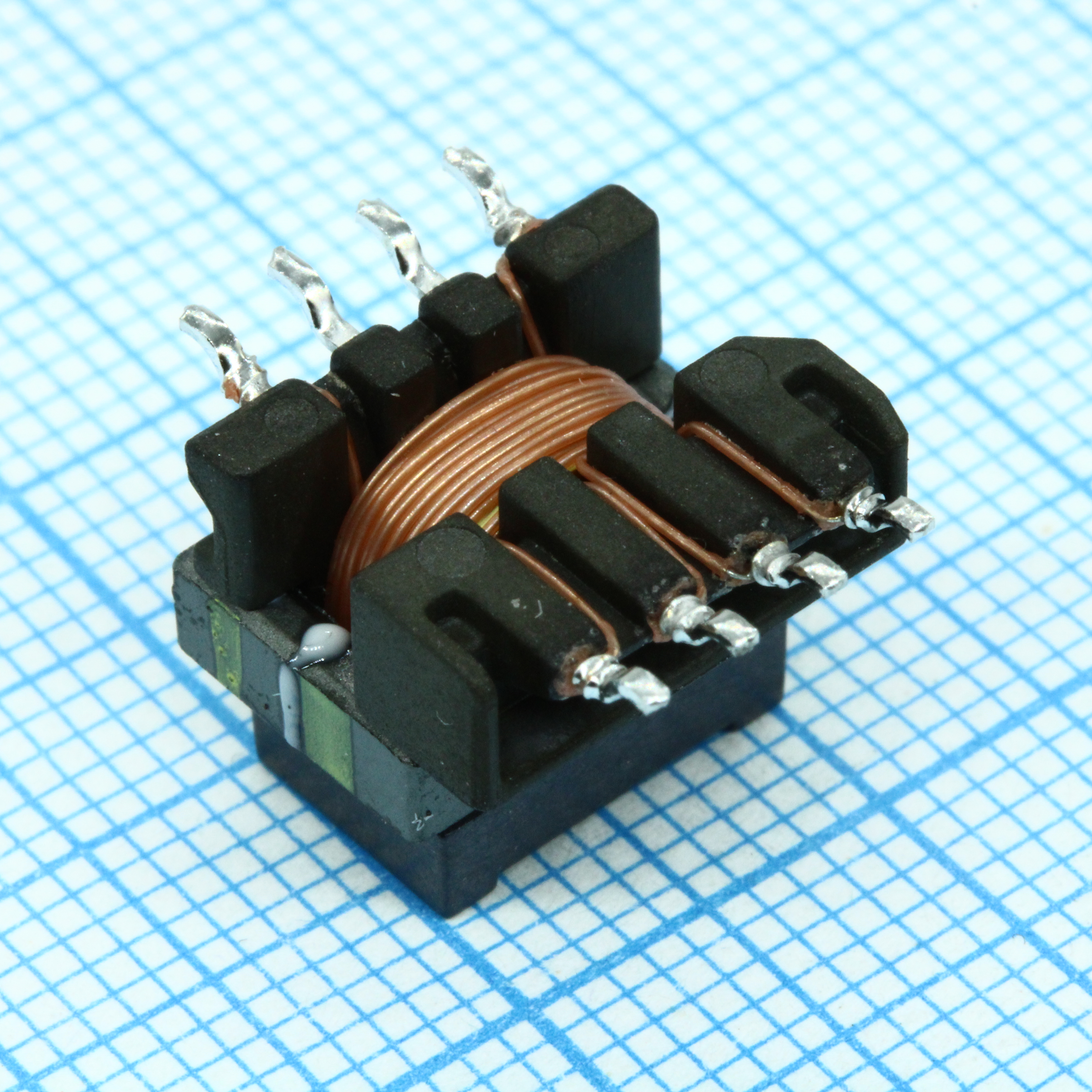 B78308A9736A003 - PLC трансформатор на сердечнике E13 SMD, 850 мкГн, напряжение изоляции 4 кВ