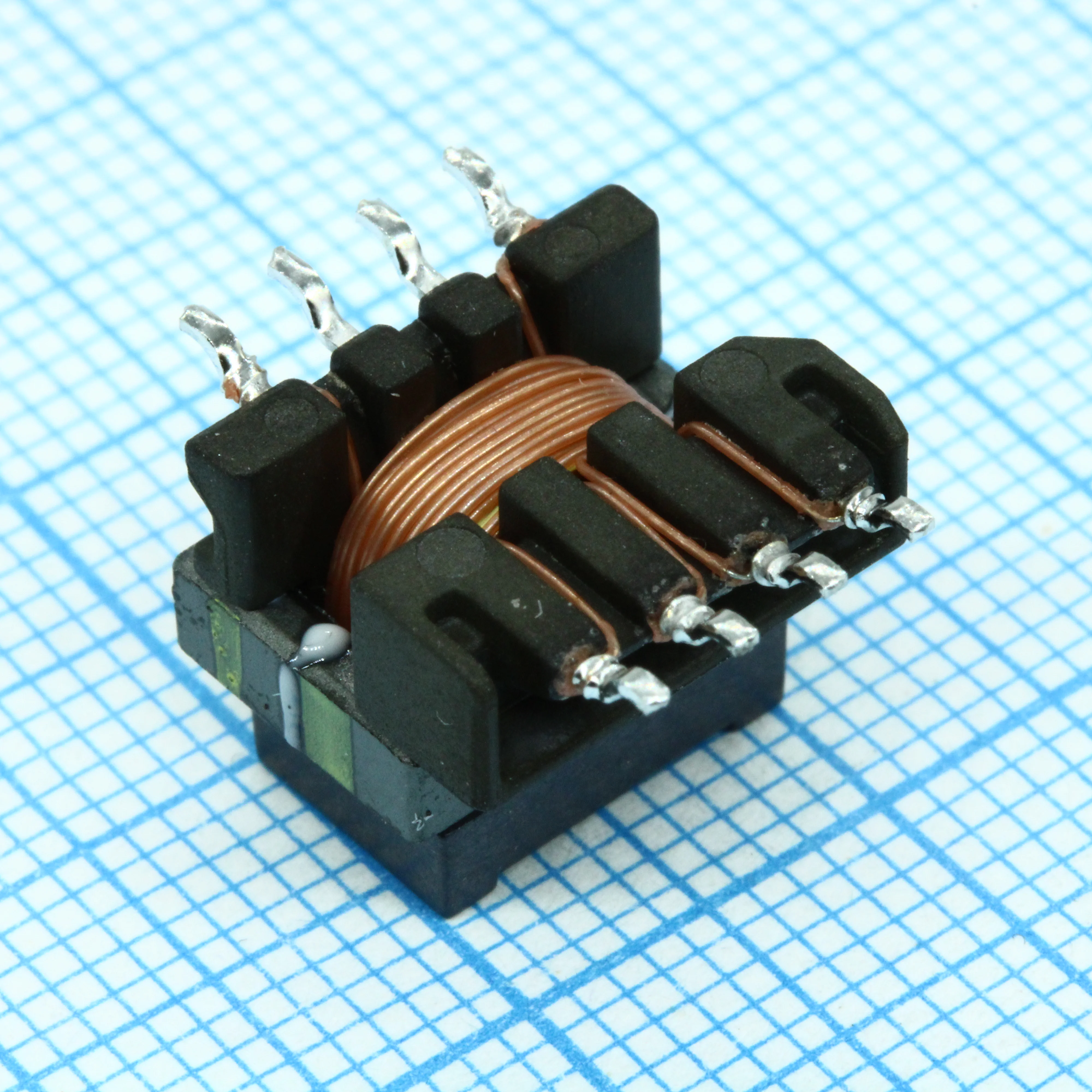B78308A9736A003 - PLC трансформатор на сердечнике E13 SMD, 850 мкГн, напряжение изоляции 4 кВ