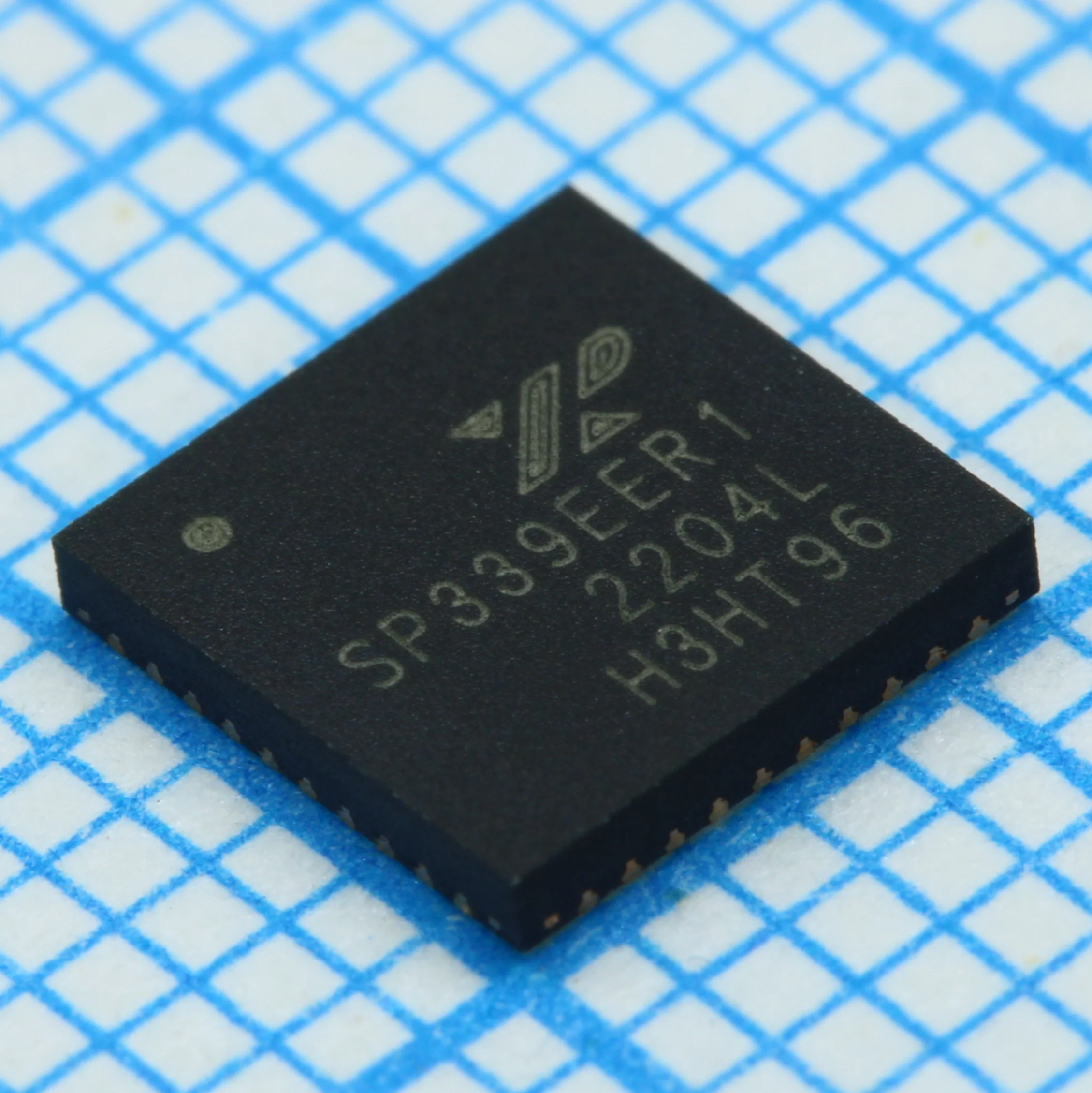 SP339EER1-L/TR - Приемопередатчик RS-232/RS-422/RS-485 40-Pin QFN EP лента на катушке