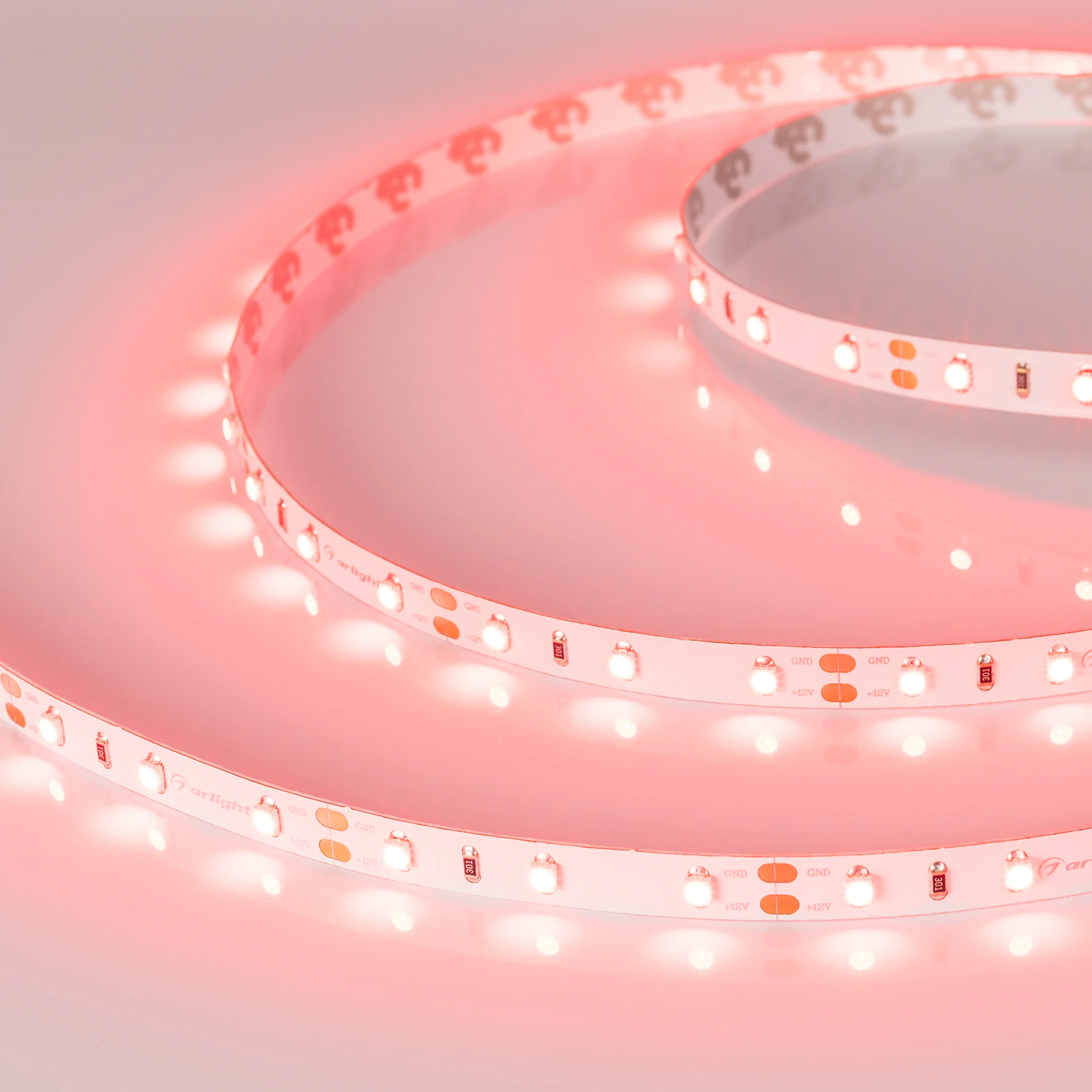 Лента RT-A60-8mm 12V Red (4.8 W/m, IP20, 2835, 5m) 010526(2) - Гибкая лента LUX, светодиоды smd 2835, 60шт/м (300шт на 5м), белая плата 8мм, скотч 3М. Цвет КРАСНЫЙ . Питание 12V, мощность 4.8 Вт/м (24 Вт на 5м), угол 120°, Размеры 5000х8x1.5 мм. Мин.отрез