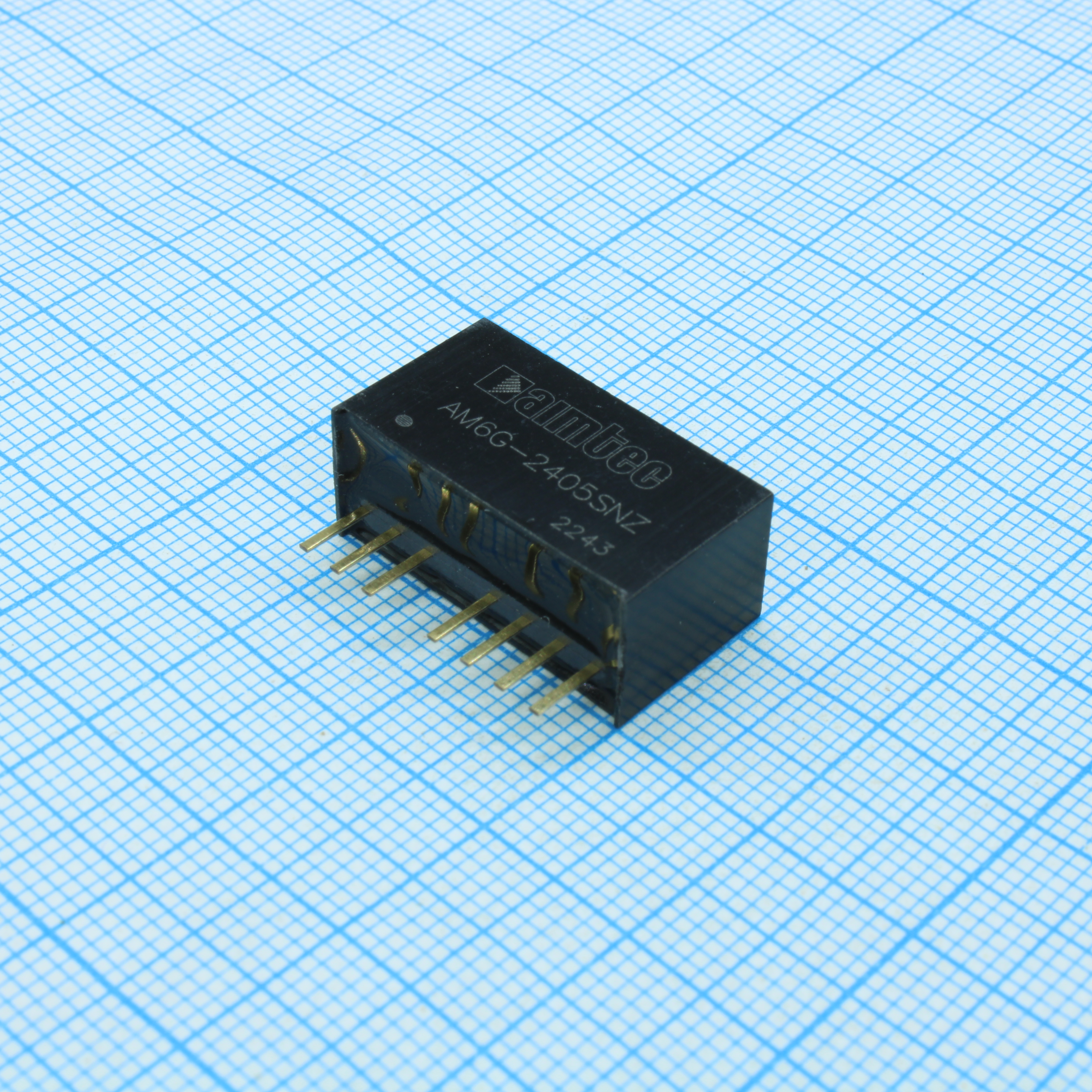 AM6G-2405SNZ - DC/DC преобразователь 6 Вт  вход 18~36 В  выход 5 В  1.2 А  -40~105 °С , дерейтинг при 71 °С  MTBF:1000000 ч  КПД 82 % не более 1000 мкФ   SIP8,   9.5x22x12 мм  4,9 г  защита от КЗ
