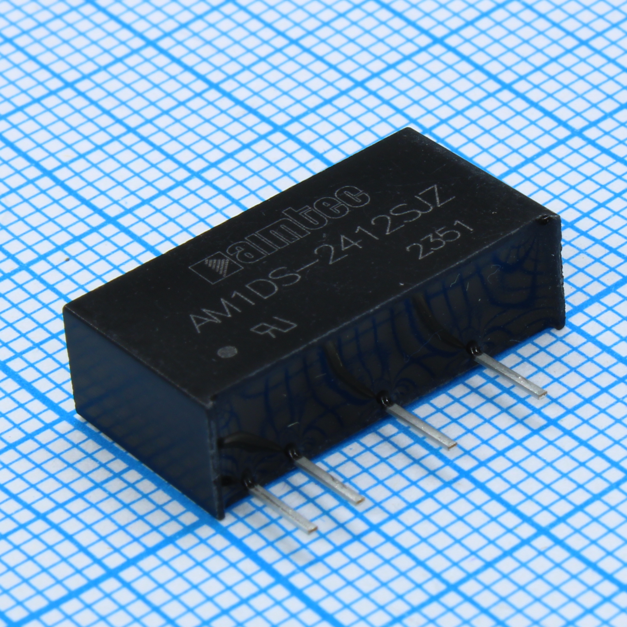 AM1DS-2412SJZ - DC/DC, 1Вт, вход 21.6…26.4В, выход 12В/0.009…0.083А, изоляция 1500В DC, КПД 81%, максимальная емкостная нагрузка не более 560мкФ, SIP7, 19.65x6x10.16мм, -40…105°C, пластик