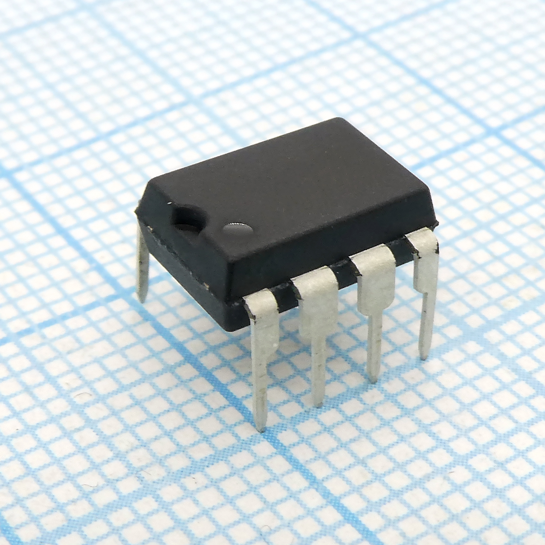 UC2842BNG - ШИМ контроллер 1A 500кГц 8-Pin PDIP туба