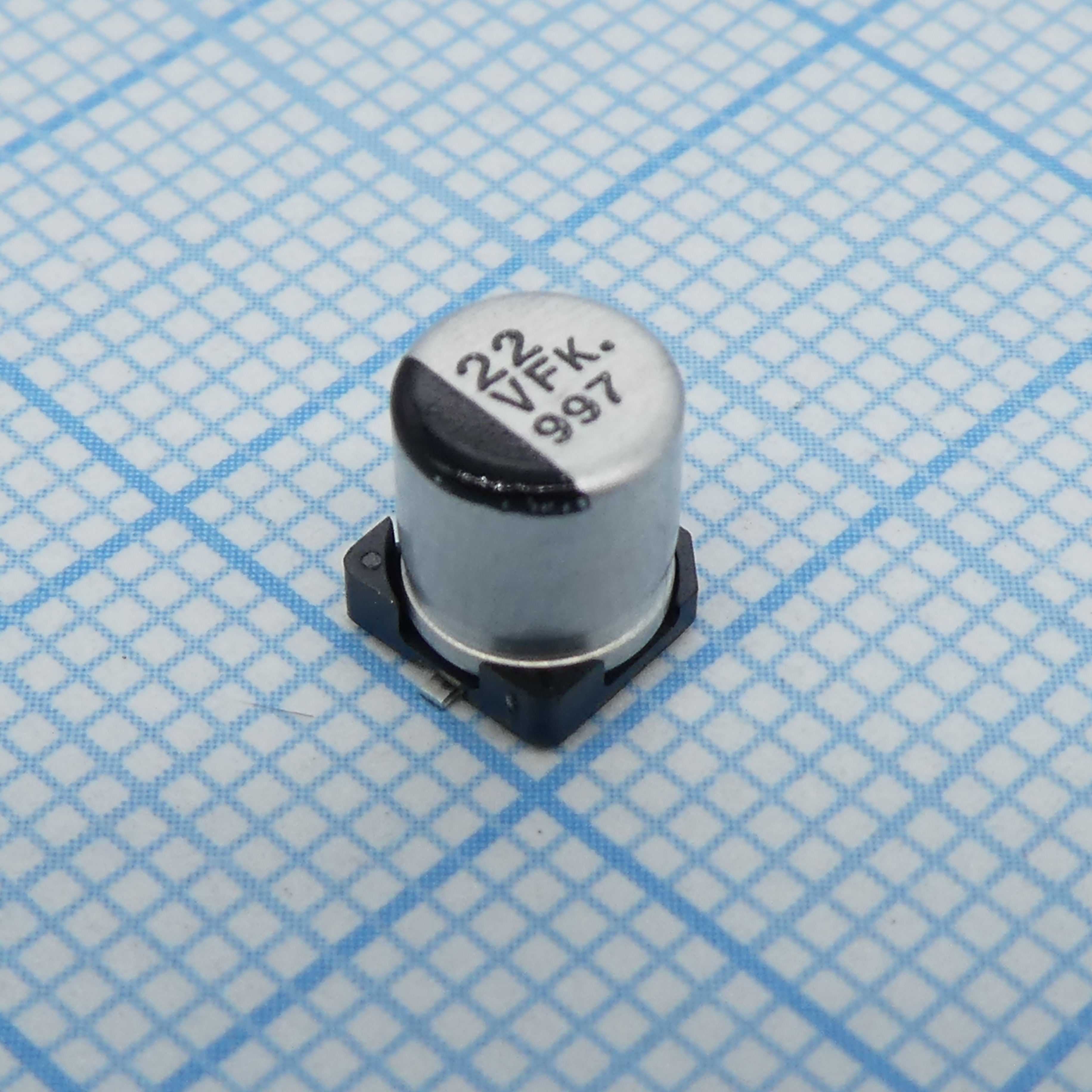 EEEFK1V220AR - Конденсатор электролитический низкоимпедансный для поверхностного монтажа 35В 22мкФ ±20%, 160mA, 2000часов, 5*5.8