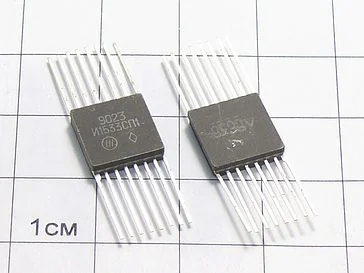 Микросхема И1533СП1