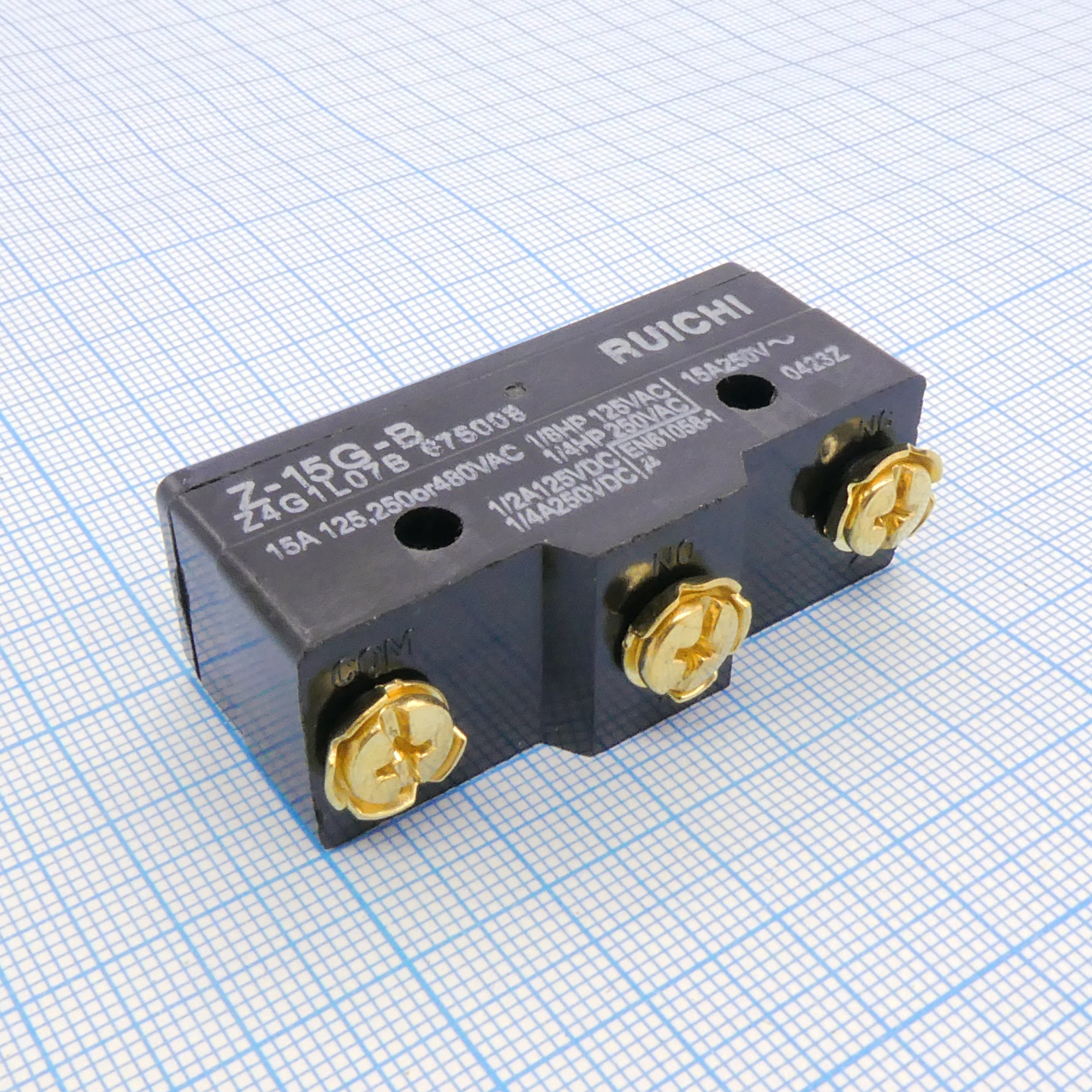 Z-15G-B - Микропереключатель с кнопкой под винт 15A, 250В