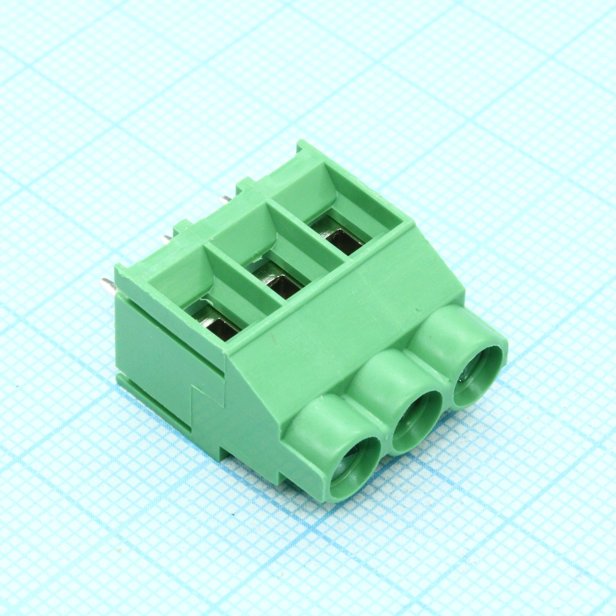 DG636-6.35-03P-14-00A(H) - Винтовой клеммный блок c рельефной обоймой, 3 контакта. Серия DG636-6.35