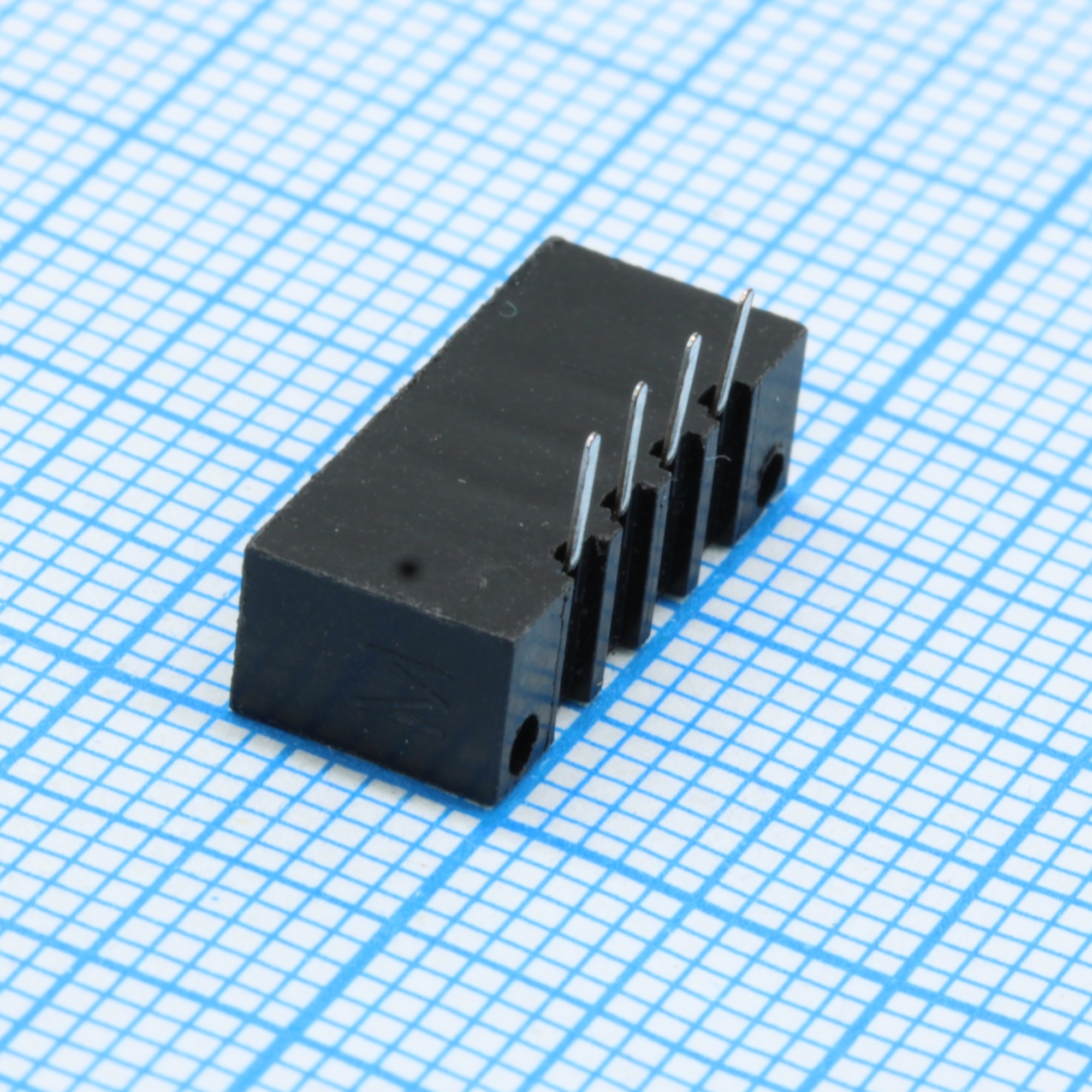 DS1020-04RT1D - FPC разъем для шлейфа на плату угловой 4pin, шаг 2.54мм