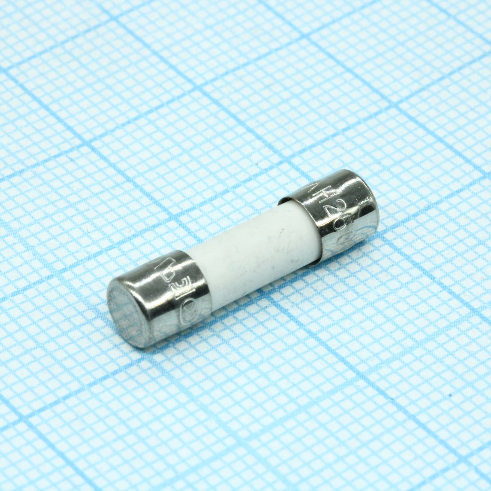 0216001.MXP - Миниатюрный быстродействующий предохранитель 1А 250В 5х20мм в керамическом корпусе россыпь