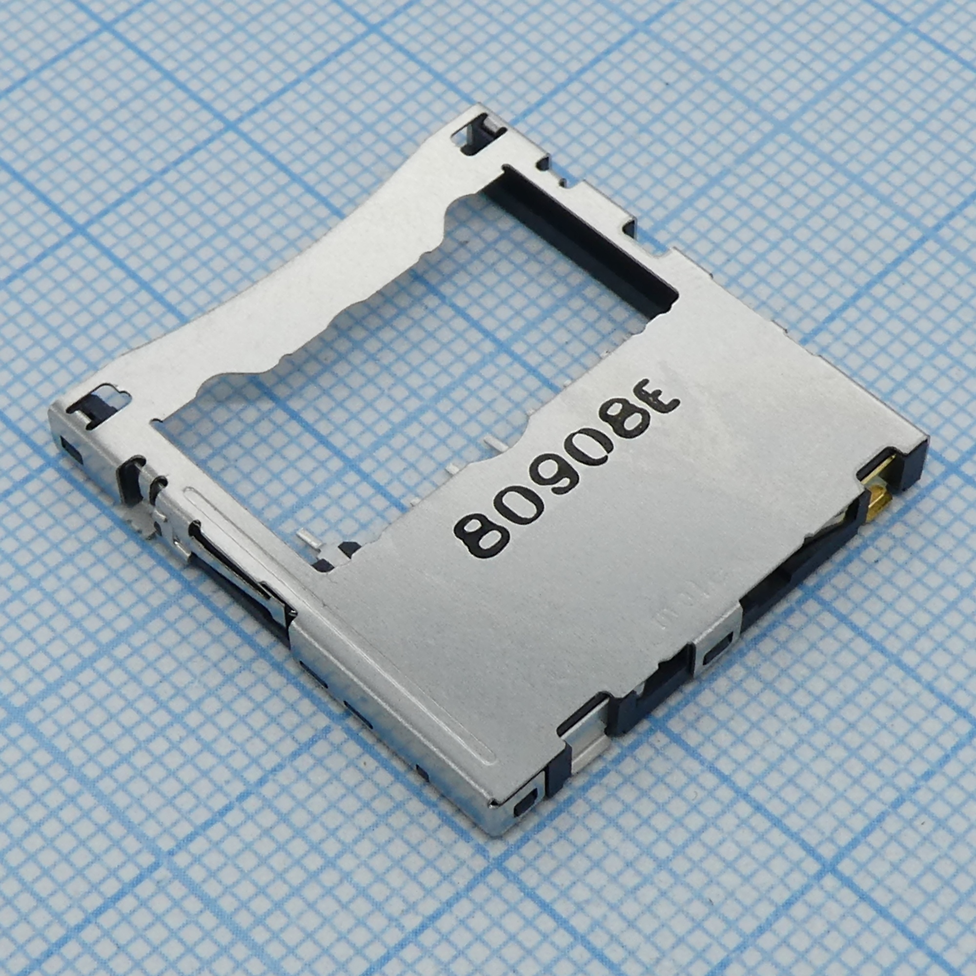 5009980900 - Гнездо памяти 9 контактов 0.5А для поверхностного монтажа лента на катушке