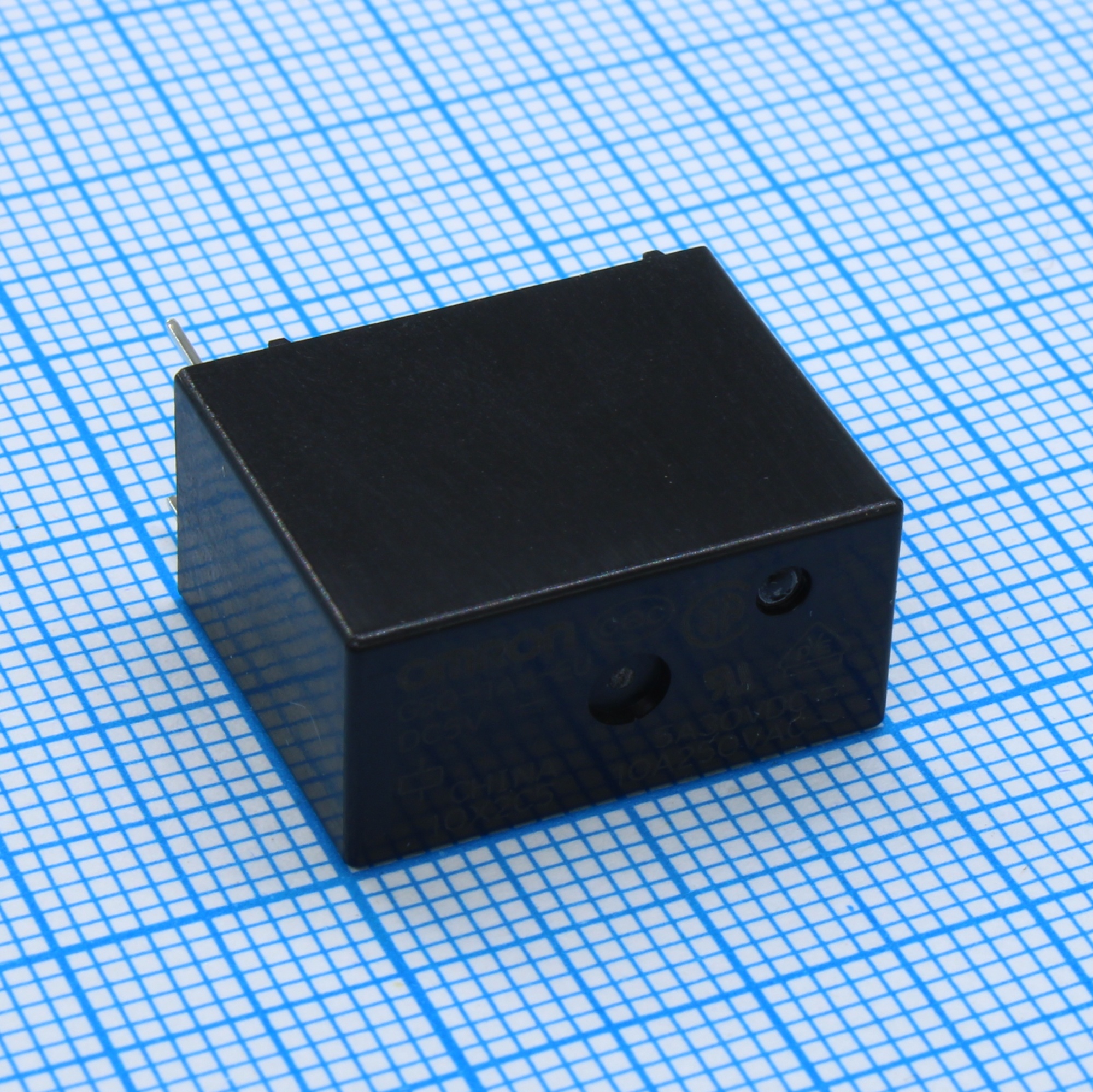 G5Q-1A4-EU 5DC (TY) - Силовое реле 10А один контакт на замыкание катушка 5В монтаж в отверстие