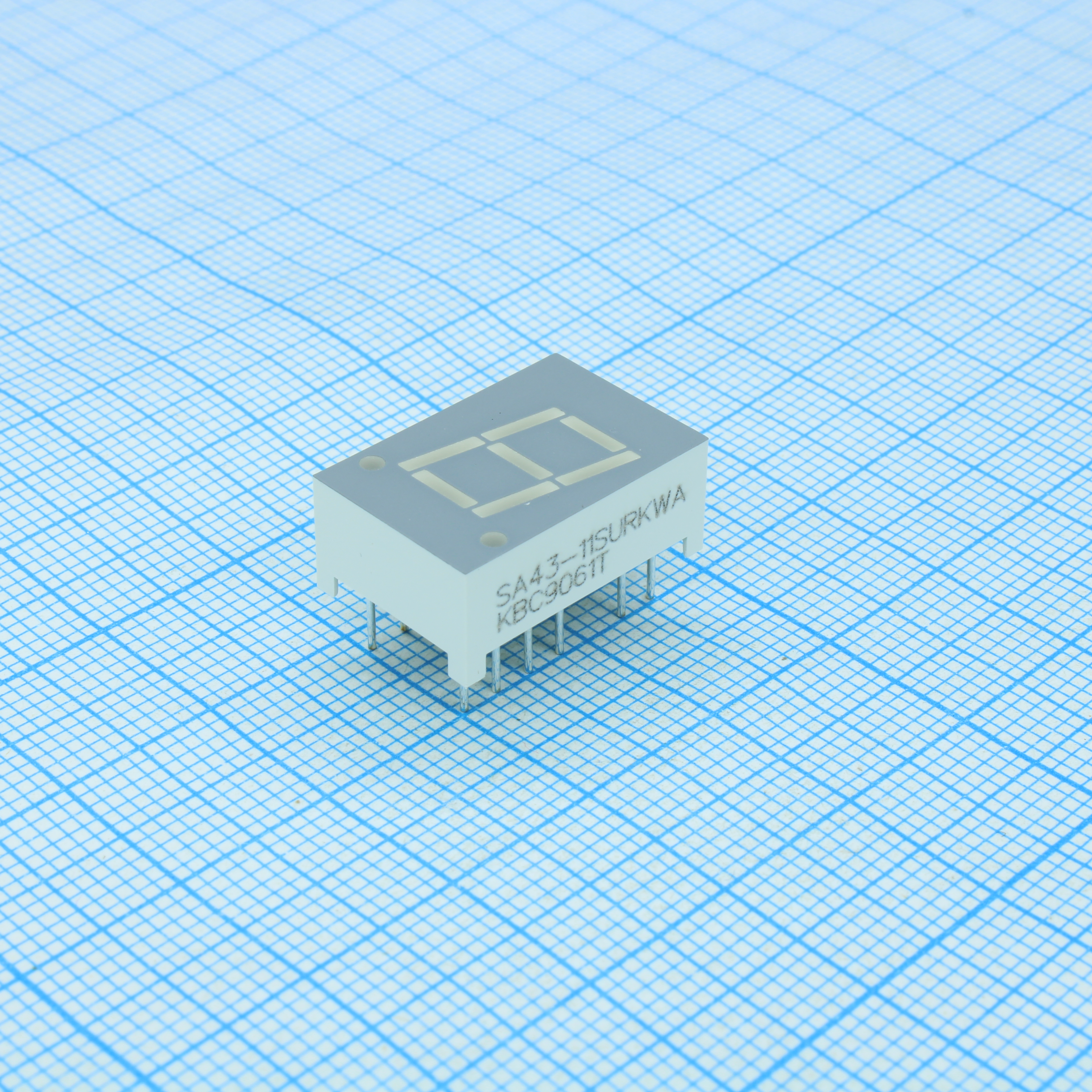 SA43-11SURKWA - 1 разрядный индикатор 10,92мм/красный/645нм/52000....100000мКд/ОА