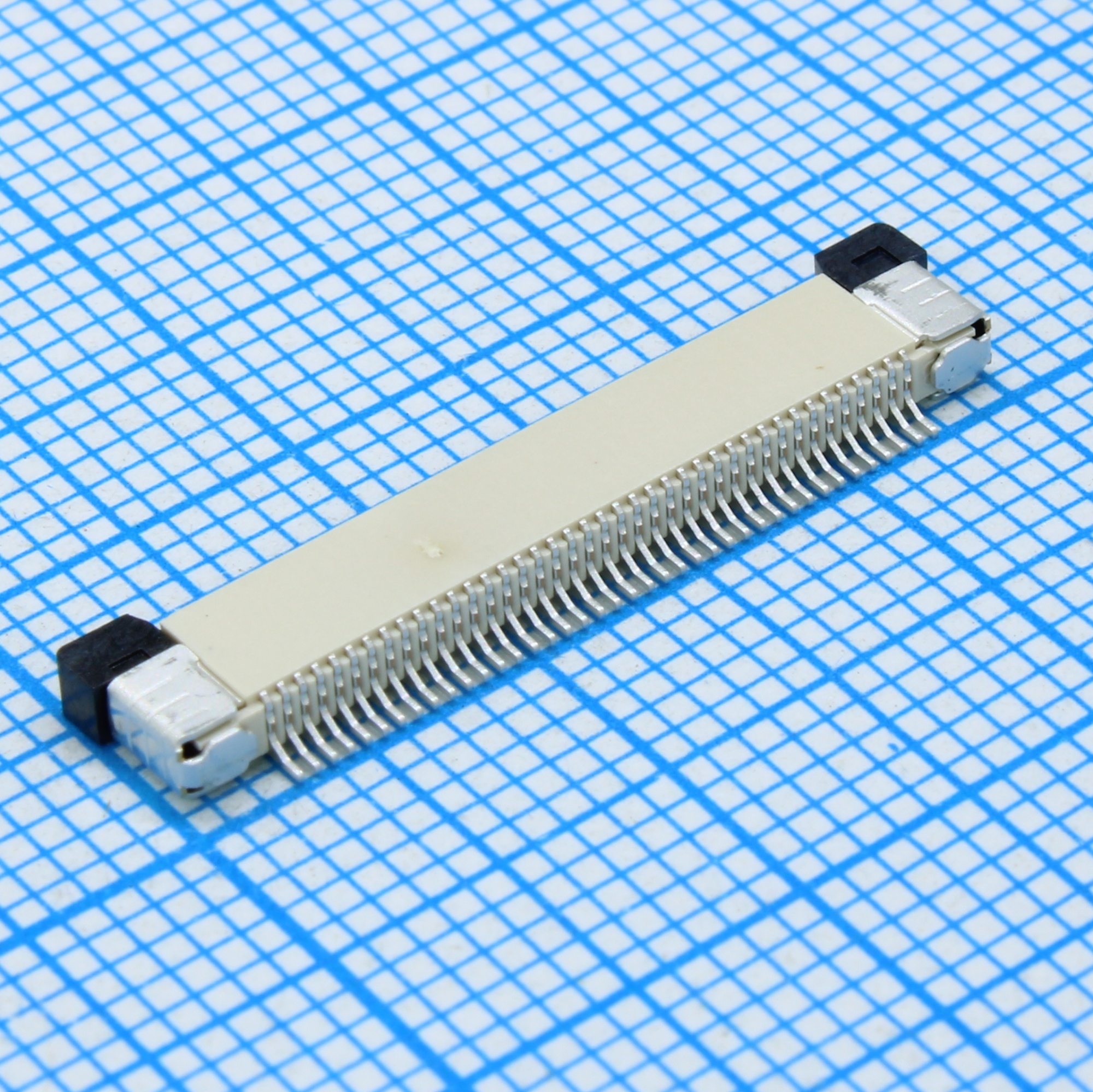 DS1020-09-40VB8B-R - PC разъем для шлейфа на плату, поверхностный монтаж 40 конткатов шаг 0.5мм