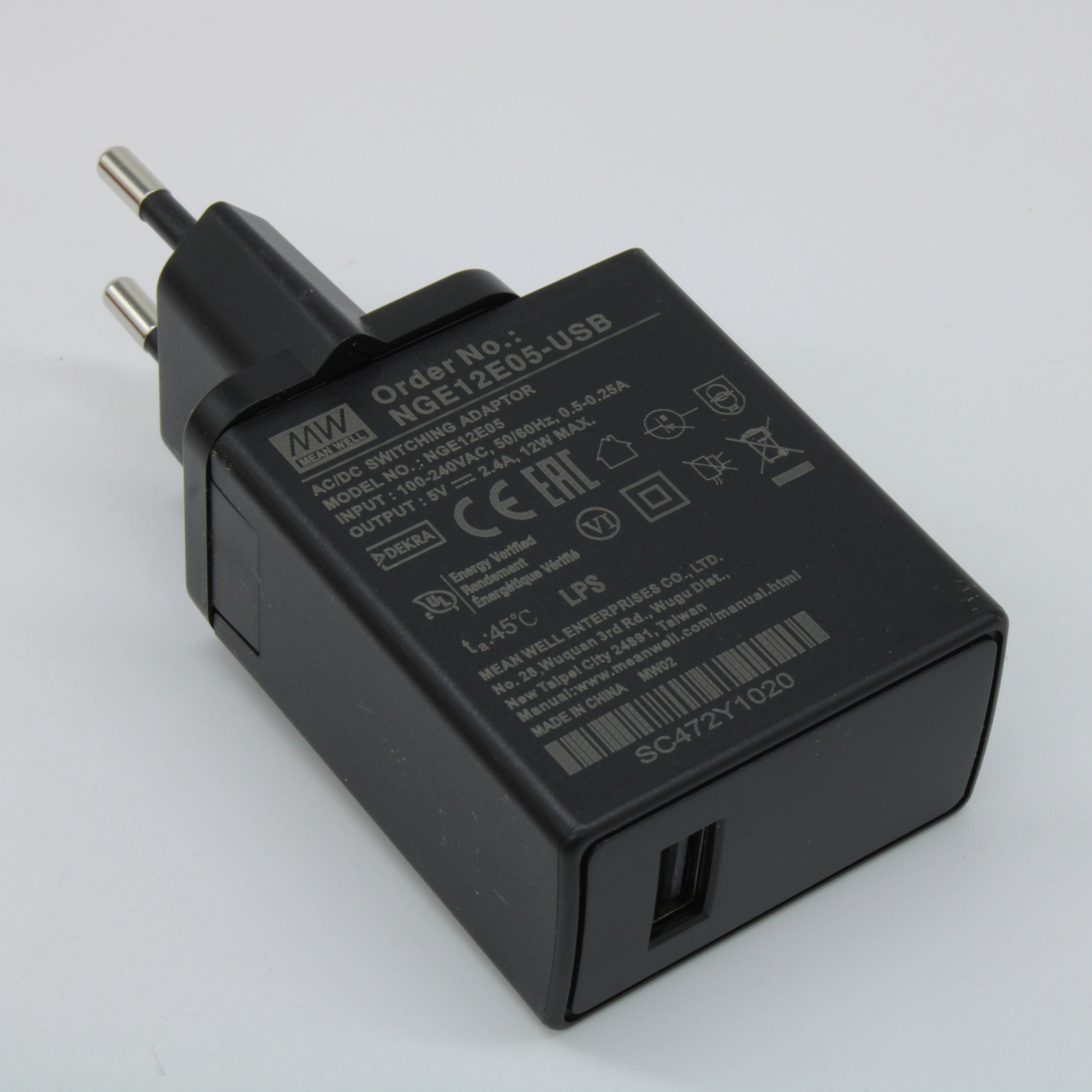 NGE12E05-USB - AC-DC, 12Вт, сетевой адаптер, выход 5В/2.4А, вход 80...264В AC, 47...63 Гц, изоляция 4000B DC, 2xMOPP, 48x28*x55мм, -30...+70C, евровилка, USB-type A