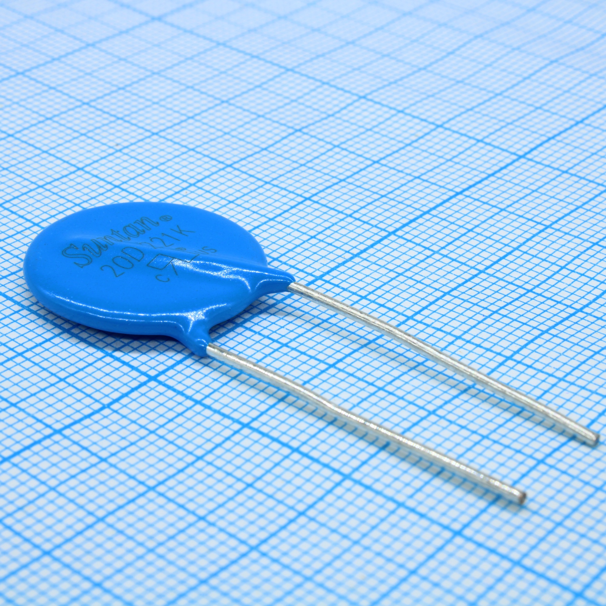 TSV20D221K - Варистор 140Vac/180Vdc, 6500A, 220V(1mA), прямые радиальные выводы, шаг 10мм, россыпь