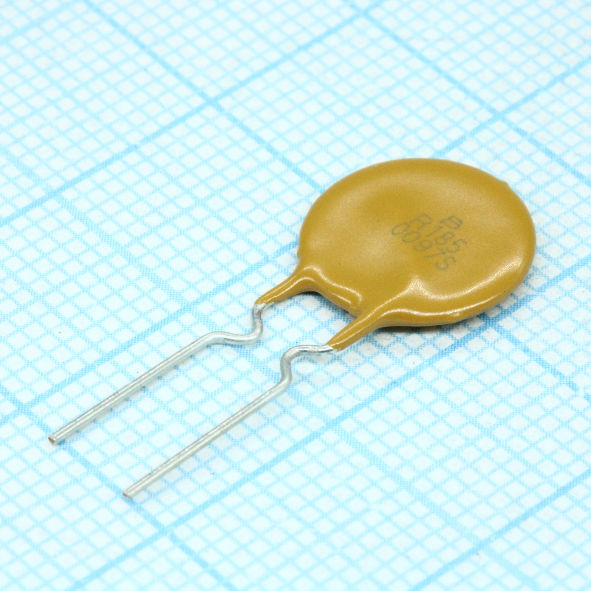 MF-R185 - Самовосстанавливающийся предохранитель PTC 1.85A(hold) 3.7A(trip) 30V 40A 1W 8.7s 0.04Ohm Radial 12 X 3mm Bulk