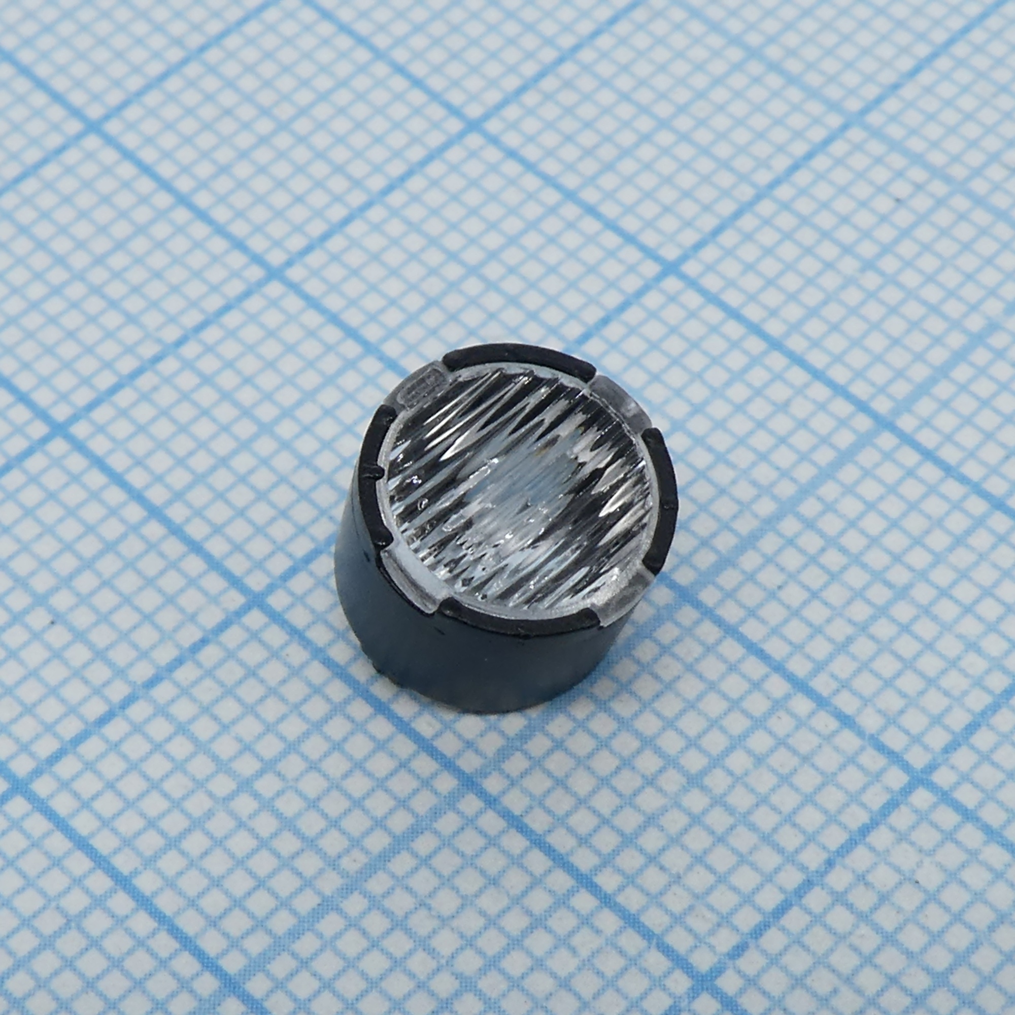 FP11124_LISA2-O-PIN - Линза D=10мм, H=6,7мм 45°-20° oval для Osram Oslon SSL 80