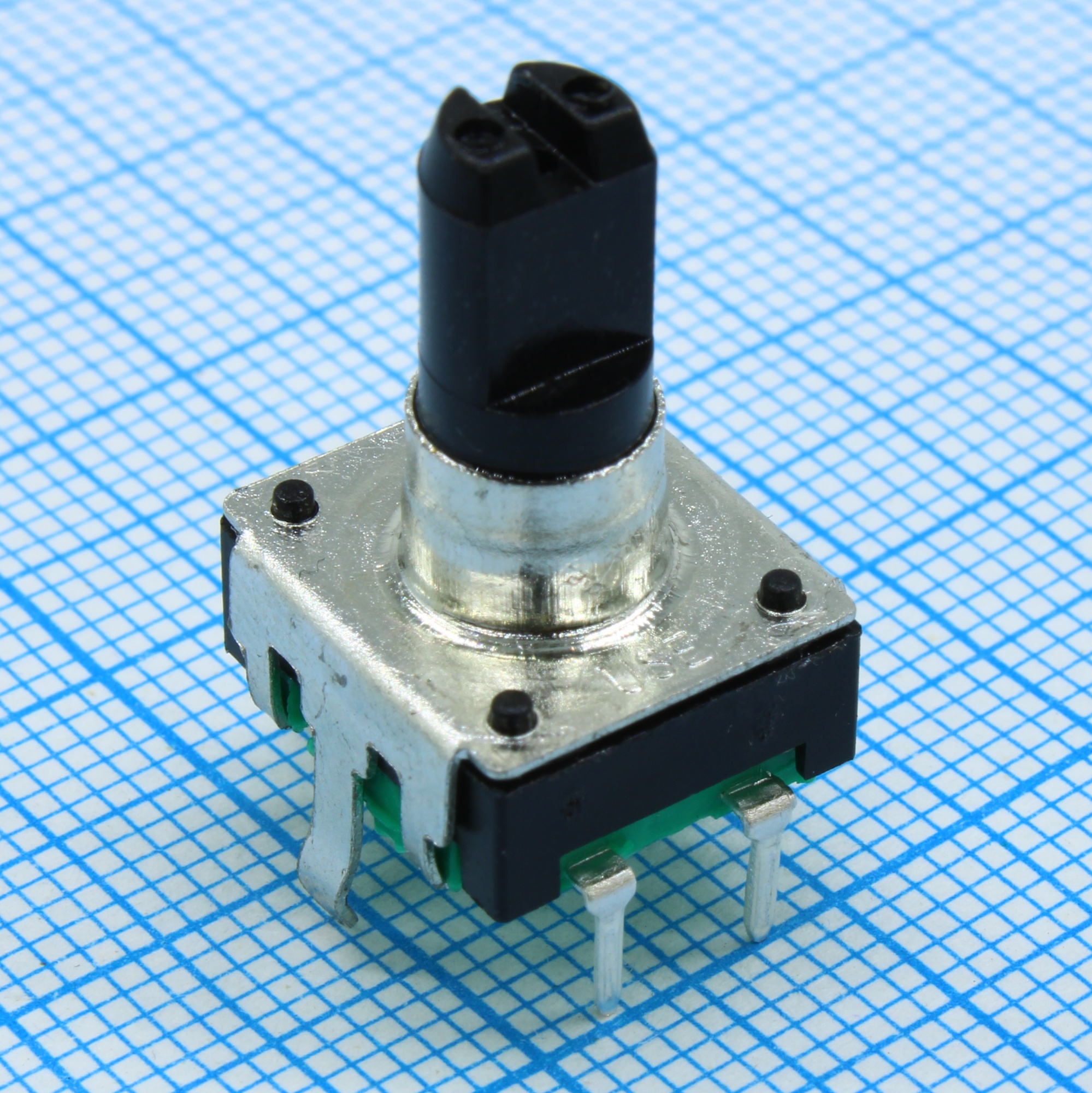 EC12S 12/12 14MM PUSHPIN - Энкодер EC12 12 щелчков, 12 импульсов, пластмассовый вал с лыской 10мм, с кнопкой, горизонтальные выводы