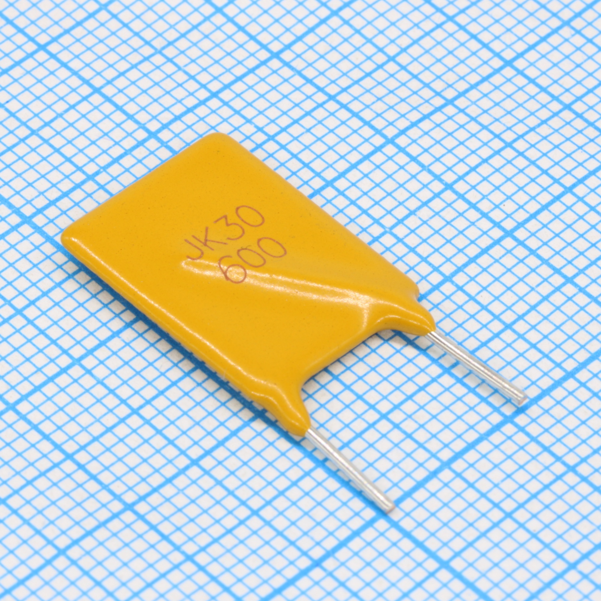 JK30-600 - Предохранитель самовосстанавливающийся 30В 40A 6А(удержание) 12А(отключение) 16сек 3.5Вт 5Ом перед отключением