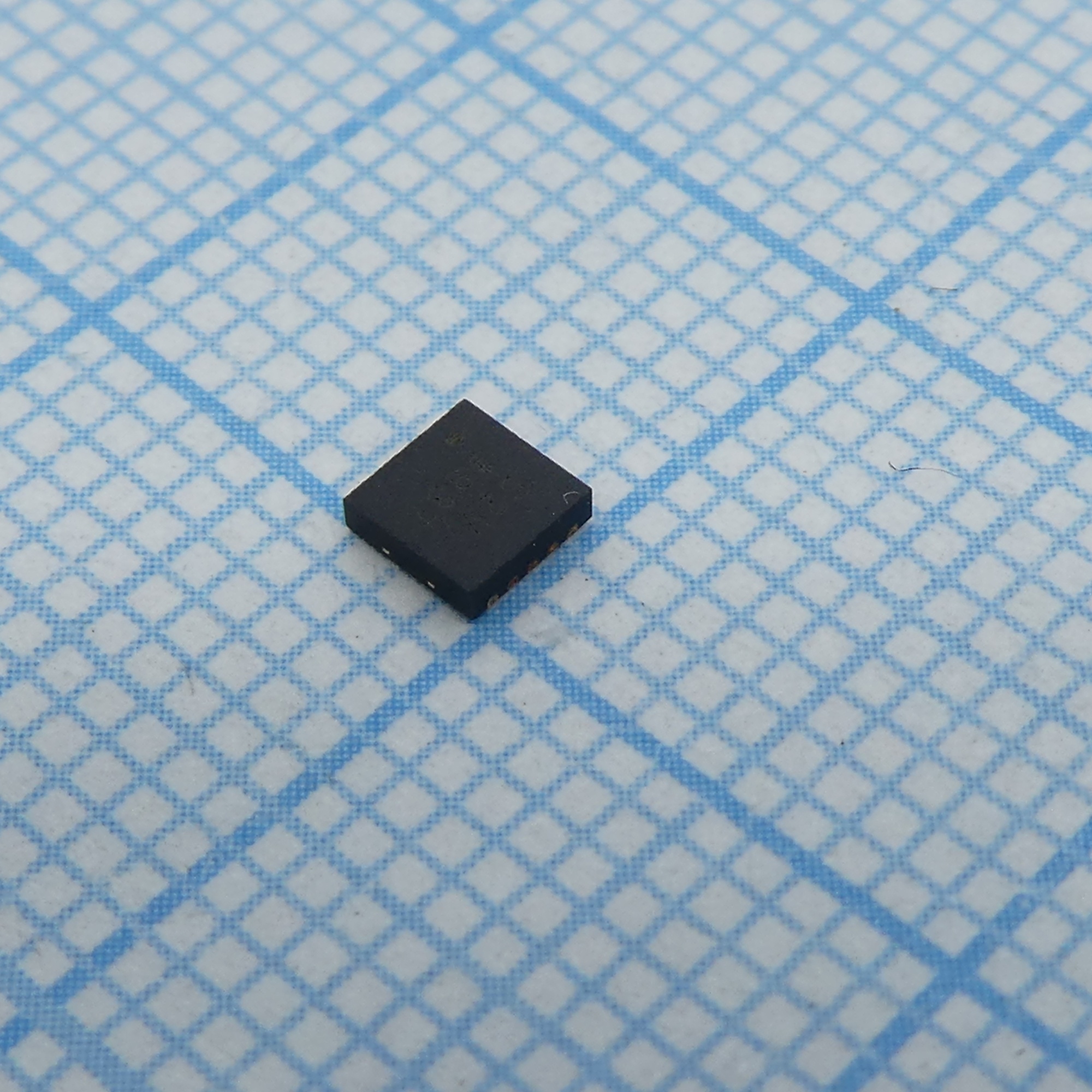 ADG1421BCPZ-REEL7 - Сдвоенный аналоговый ключ SPST (один полюс-одно направление)