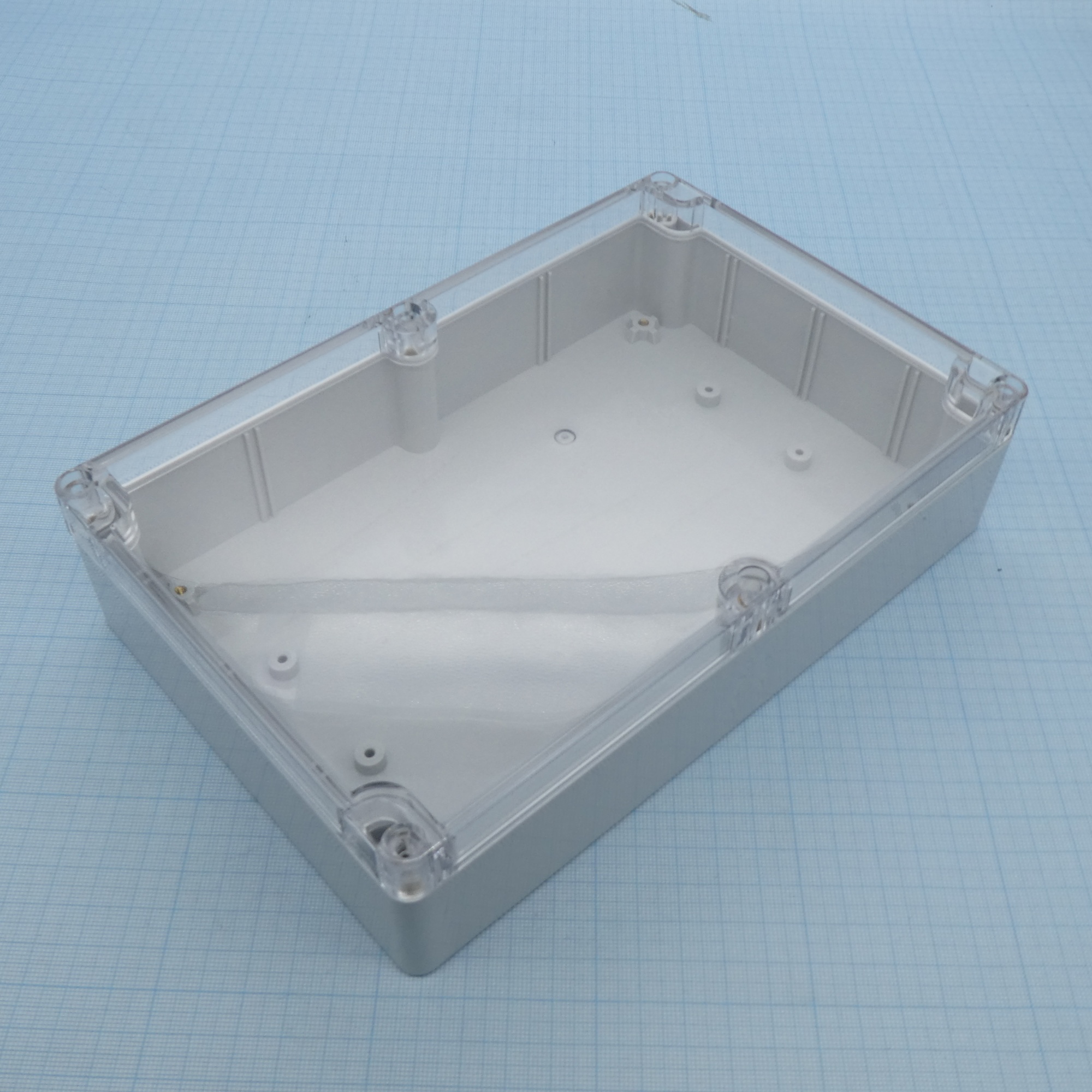 G218C - Герметичный корпус из поликарбоната с прозрачной крышкой, IP65, светло-серый