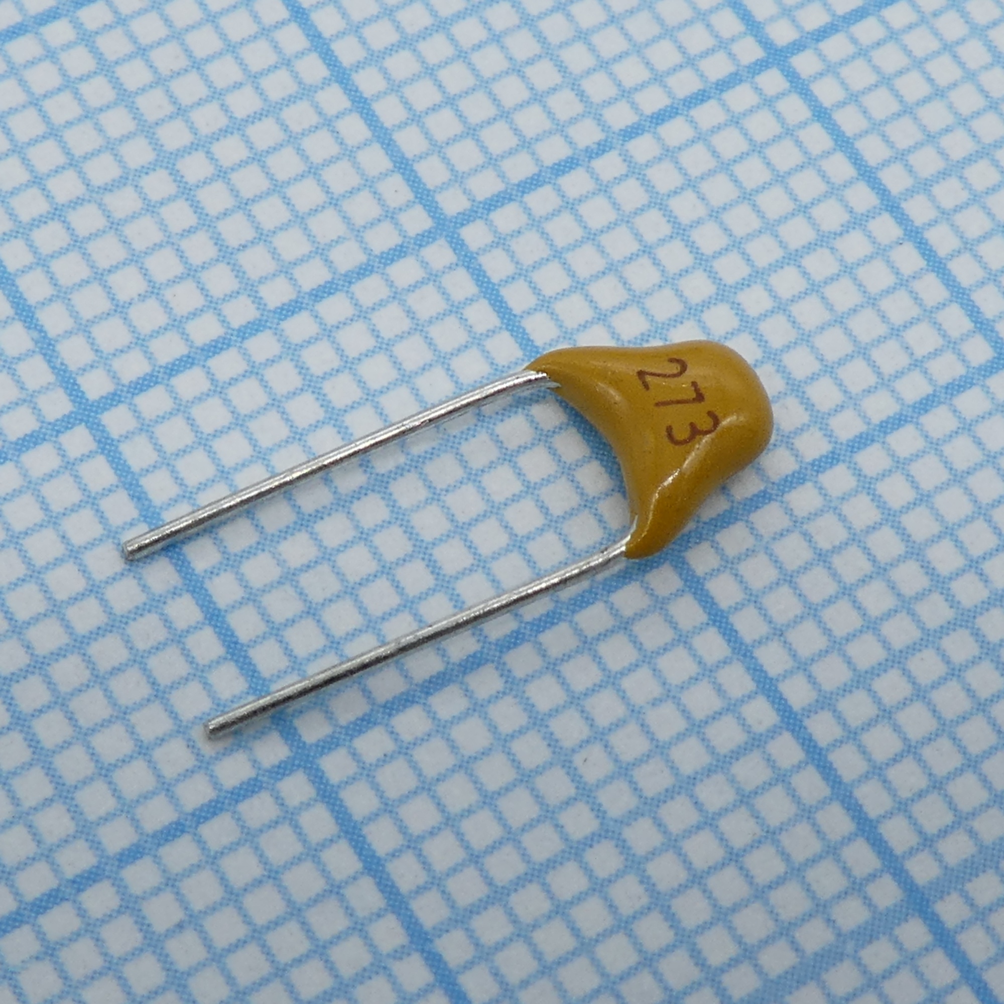 TS170R1H273KSBBB0R - Конденсатор керамический многослойный 0.027мкФ 50В X7R ±10% радиальный 5.08мм 125°C россыпь