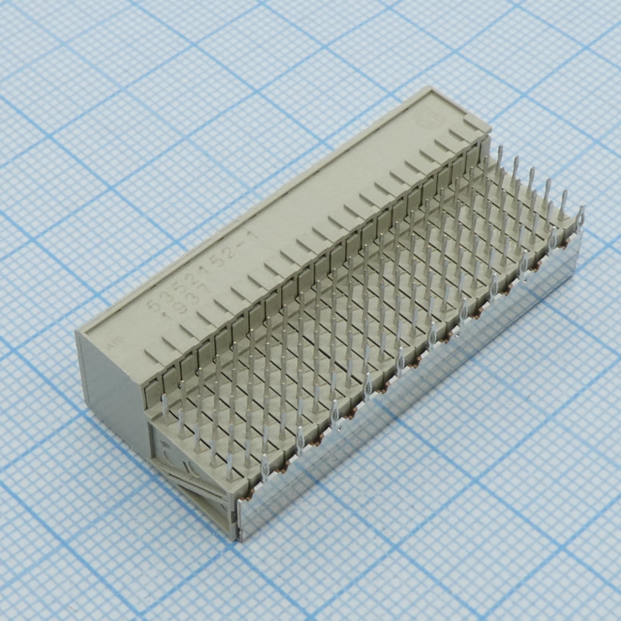 5352152-1 - Розетка на плату  шаг 2мм 110 контактов 5 рядов