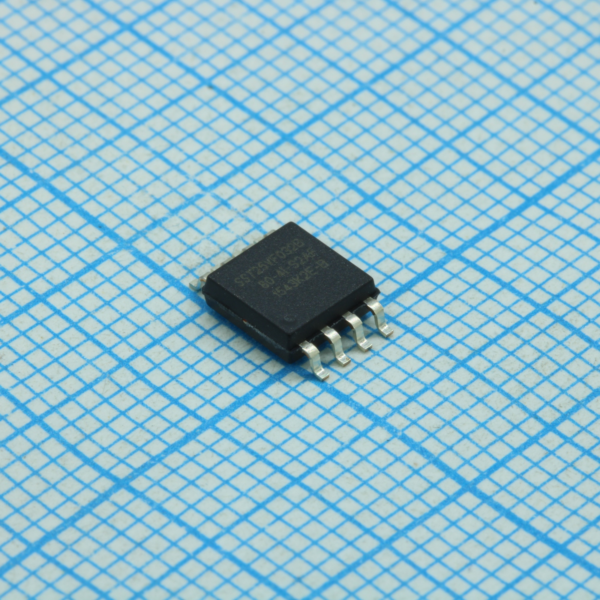 SST25VF032B-80-4I-S2AF-T - Флэш-память 32Мбит 80МГц 8SOIC