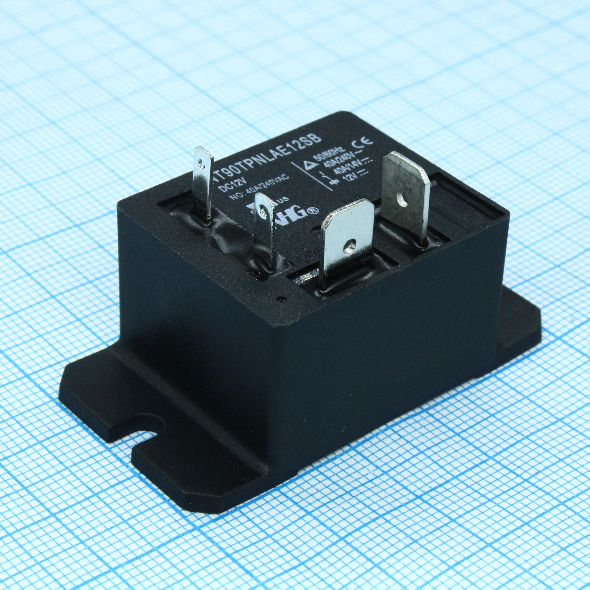 NT90TP-N-L-A-E-DC12V-S-B-0.6 - Реле силовое, 40А один контакт на замыкание катушка 12В 130°С 0.6Вт