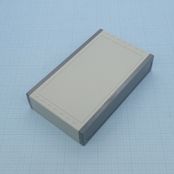 G1818 - Пластиковый корпус светло-серого цвета из высокопрочного ABS пластика