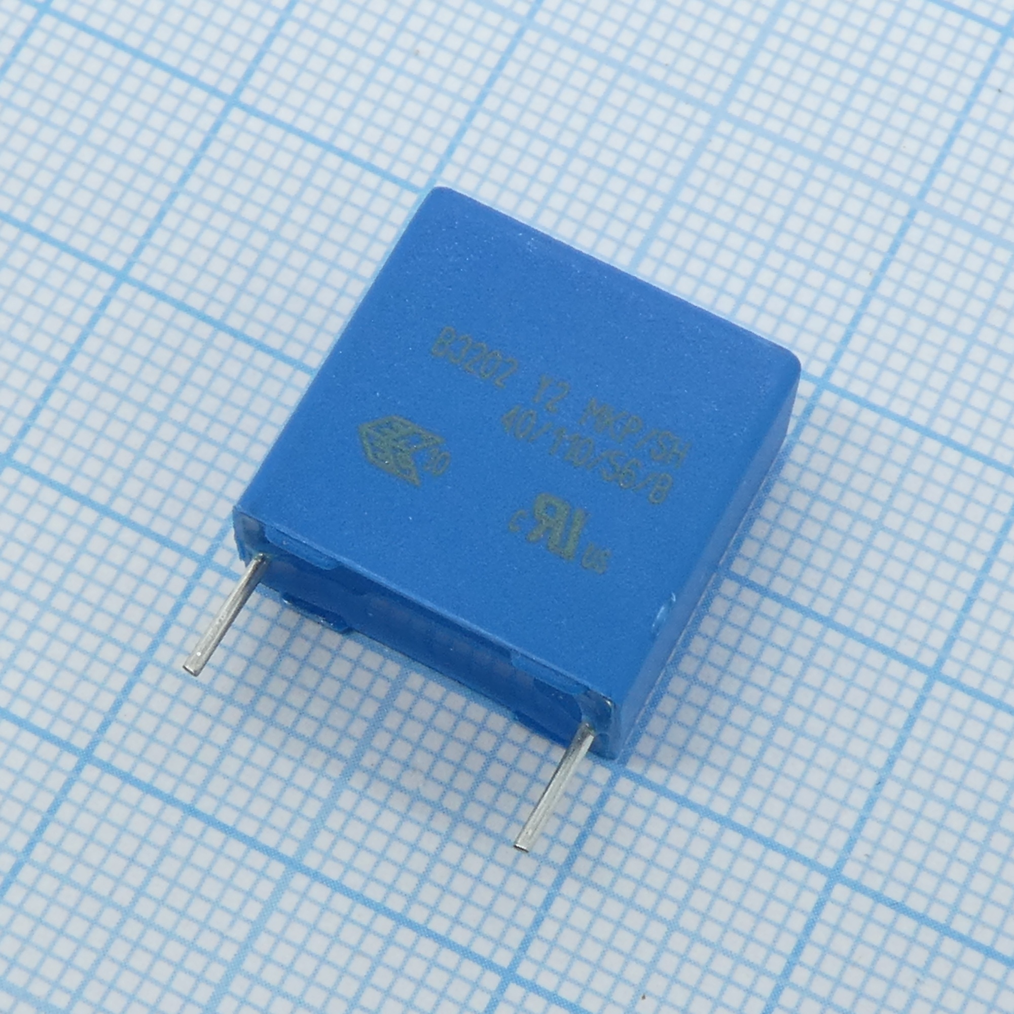 B32022A3683M - MKP Y2 0.068мкФ ±20% 300В  (18x9x17.5mm) e:15mm  110°C (россыпью)