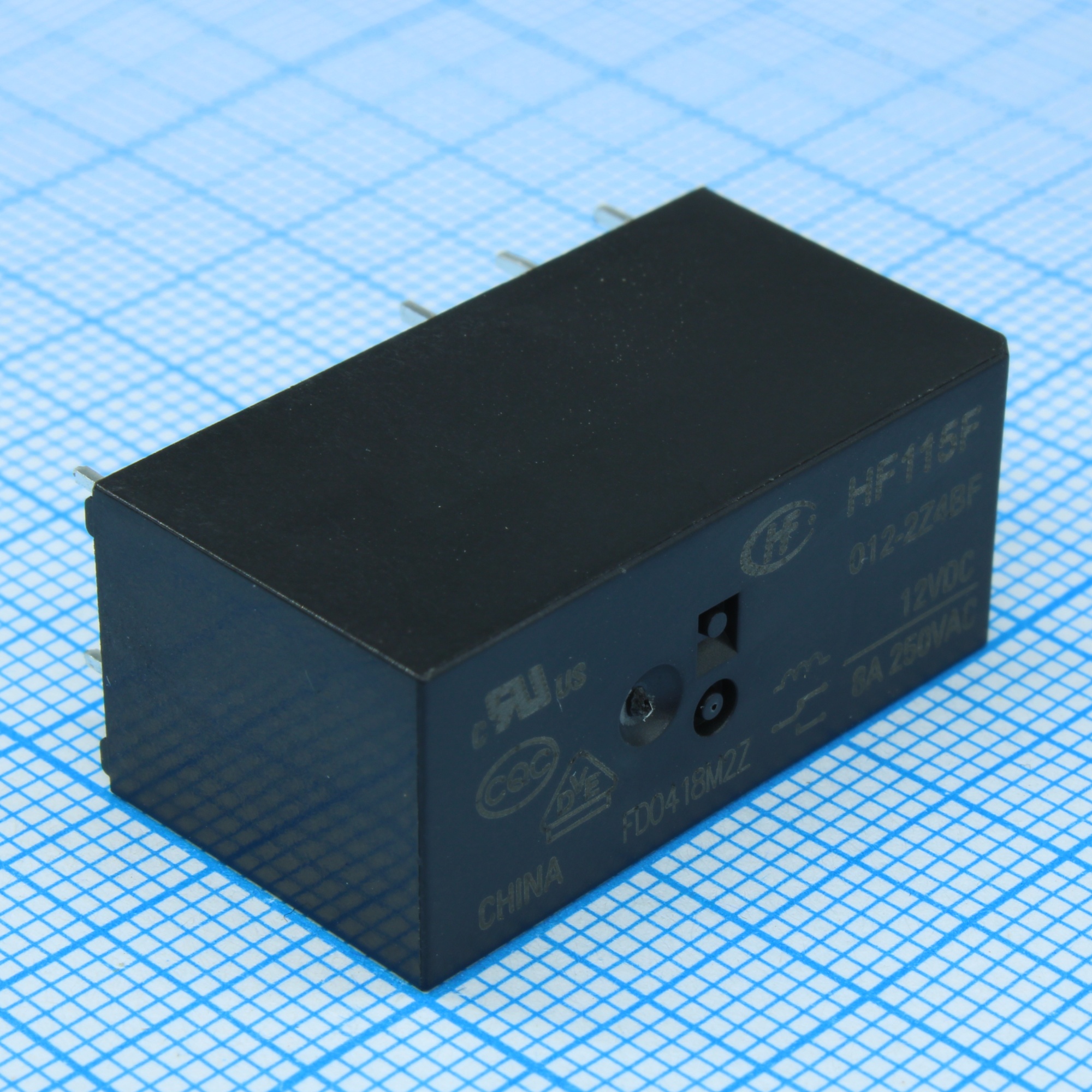 HF115F/012-2Z4BF - Реле силовое, 12В 8А; Конфиг: 2C