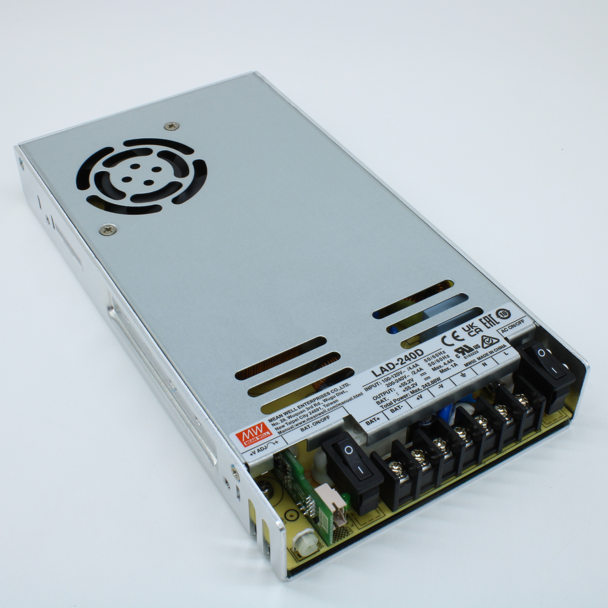 LAD-240D - AC-DC с функцией заряда АКБ, 242.887Вт, вход 90…132/180…264В AC, 47…63Гц /240…370В DC, вых1: 55.2В(43.5…55.2В)/3.4A, вых2: 55.2В/1A (заряд), изоляция 3000В AC, в кожухе 215х115х30мм, -20…+60°С, состояние по TTL
