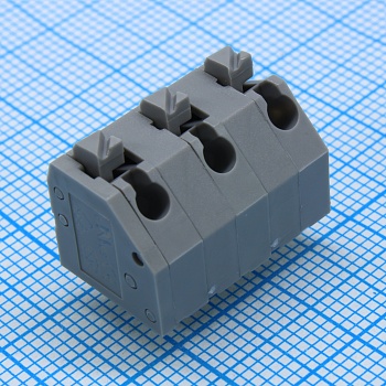 DG250-7.0-03P-11-00AH - Клеммник 3 контакта шаг 7 мм (шахматн. распол. выводов/ межрядн. расст. 5 мм) с зажимн. пружин. клавиш., каб. ввод 45 град., модульный, на плату, H = 13.1 мм (с клавиш.), под провод 22-18AWG/ до 1.5 кв.мм, до 300В/7А, серый изол.