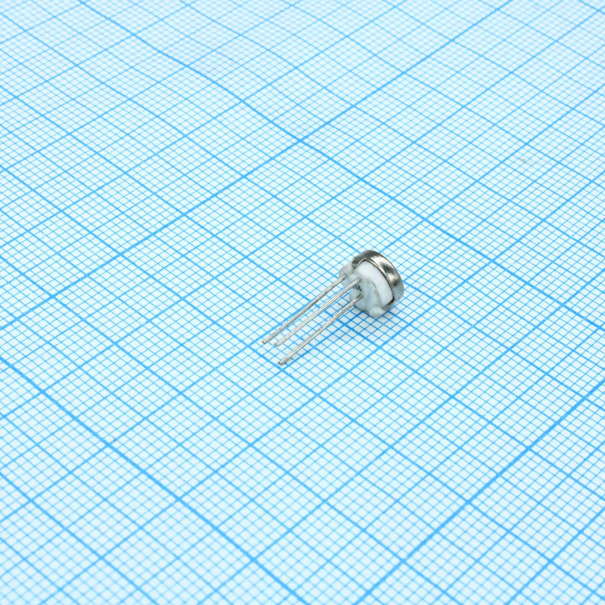 L-KLS4-3329H-153 - Потенциометр однооборотный керметный 15кОм ±10% 0.5Вт PC PIN