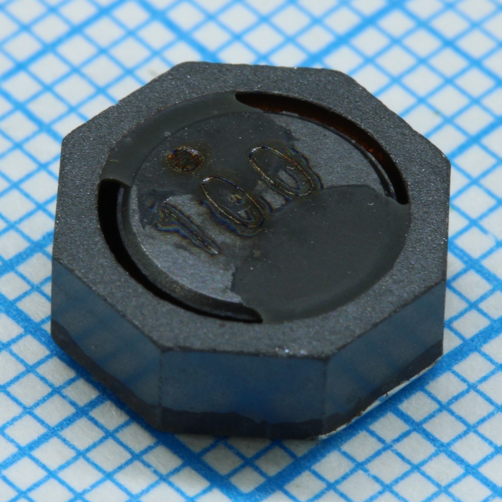 SRU1038-100Y - Катушка индуктивности силовая проволочная экранированная 10мкГн ±30% 100кГц 24Q-Фактор феррит 3.8A 25мОм по постоянному току лента на катушке