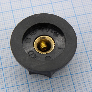 Ручка MF-B02 чёрная, d=6.4 мм, с винтом - Ручка управления на вал 6.4 мм, мет. втулка с винтом, чёрная, h=16, D=29, семиграниик с фланцем.