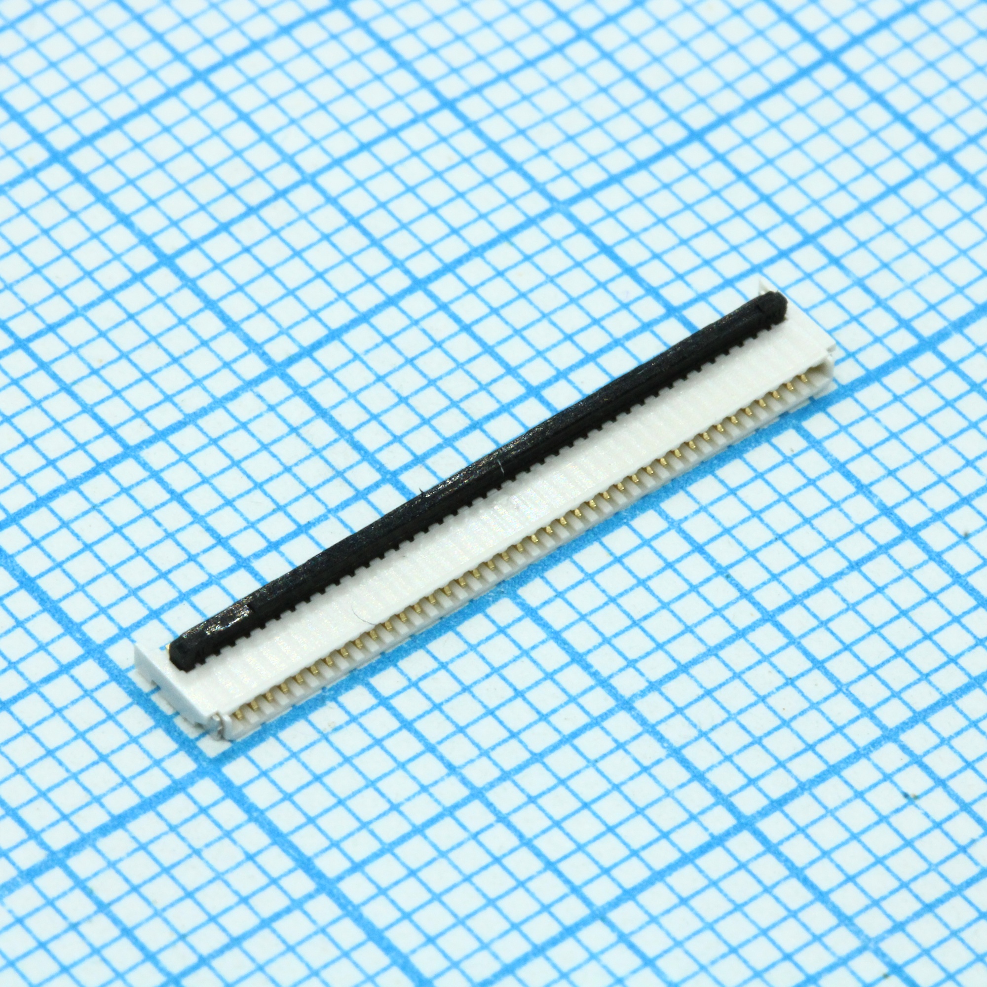 5034804000 - Коннектор  FPC 40 контактов шаг 0.5мм угловой для поверхностного монтажа лента на катушке