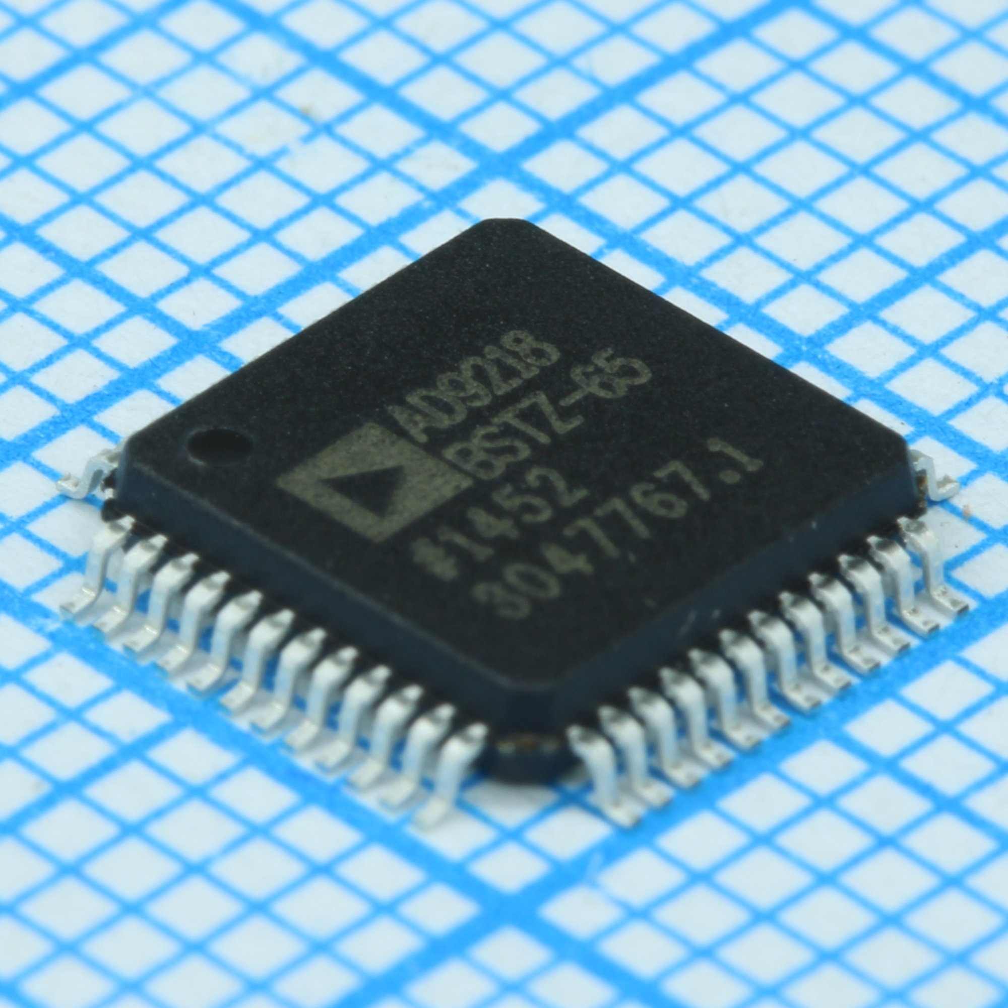 AD9218BSTZ-65 - 10-ти разрядный АЦП сдвоенный 105MSPS 48LQFP