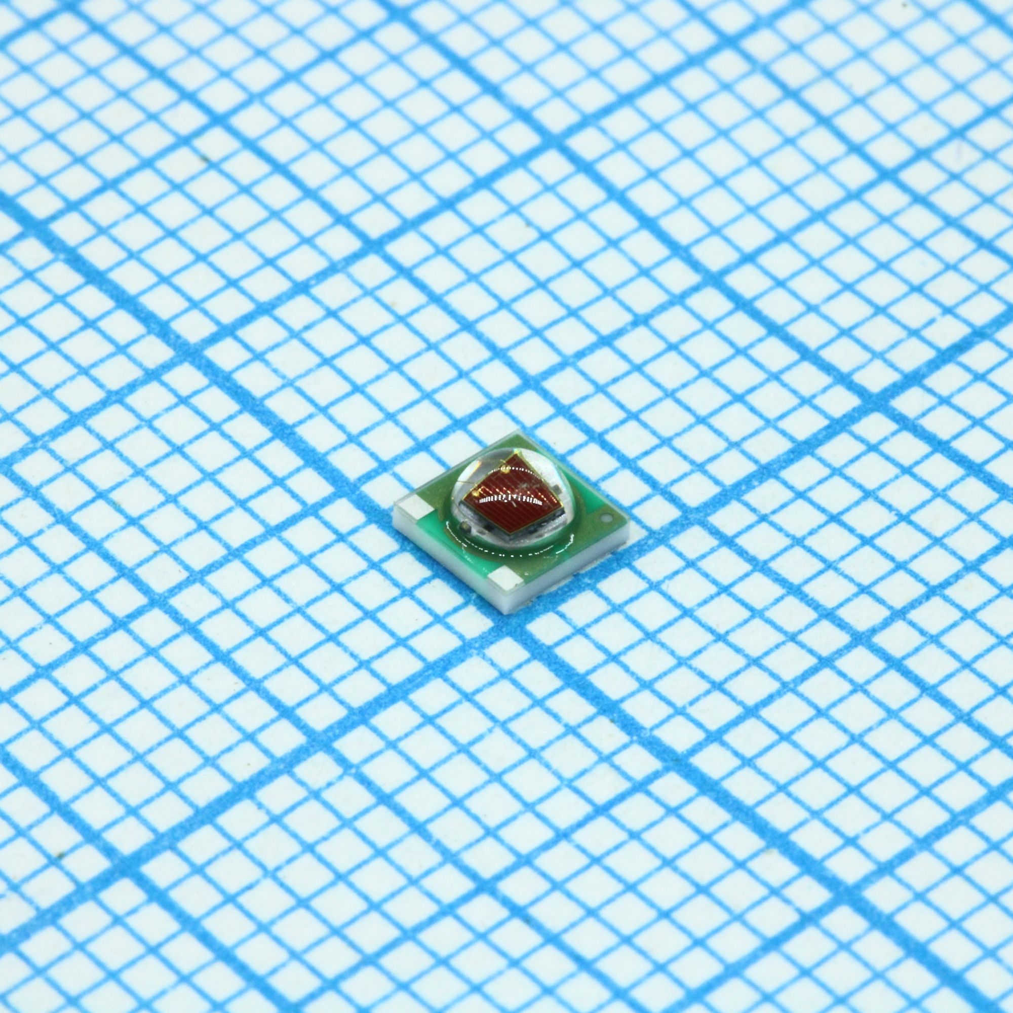 XPEFAR-L1-0000-00701 - Светодиод smd XLAMP 3,45х3,45мм/предельно красный/730нм/0.25Вт при 350мА 1.85В/130°