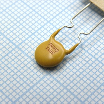 RXEF050-2 - Самовосстанавливающийся предохранитель PTC 0.5A(hold) 1A(trip) 72V 40A 0.77W 4s 0.5Ohm, радиальные выводы, 7.9 X 3 X 13.7mm Bag, лента в катушке