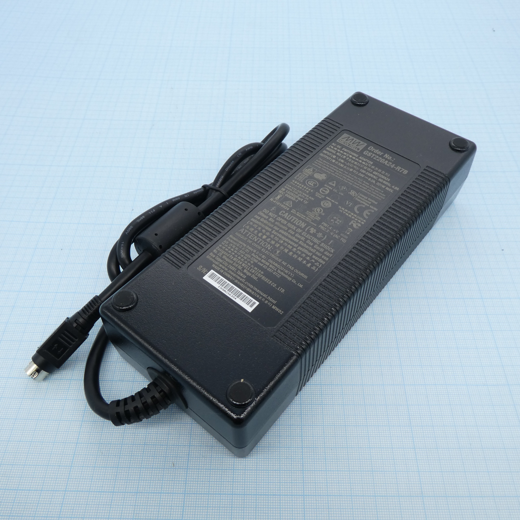 GST220A24-R7B - AC-DC, 221Вт, вход 85...264B AC 47...63 Гц, 127...370B DC, выход 24B/9.2A, изоляция 3000В AC, 175x72x35мм, -30...+70°С, сетевой разъём IEC320-C14, выходной разъем DIN-4P