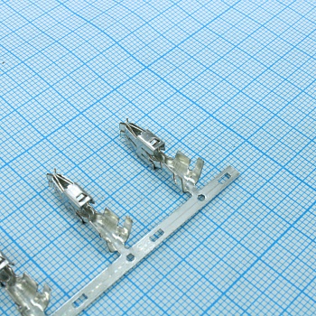 927829-2 - Контакт-гнездо прямой монтаж на кабель 10-13AWG автомобильного применения рейка