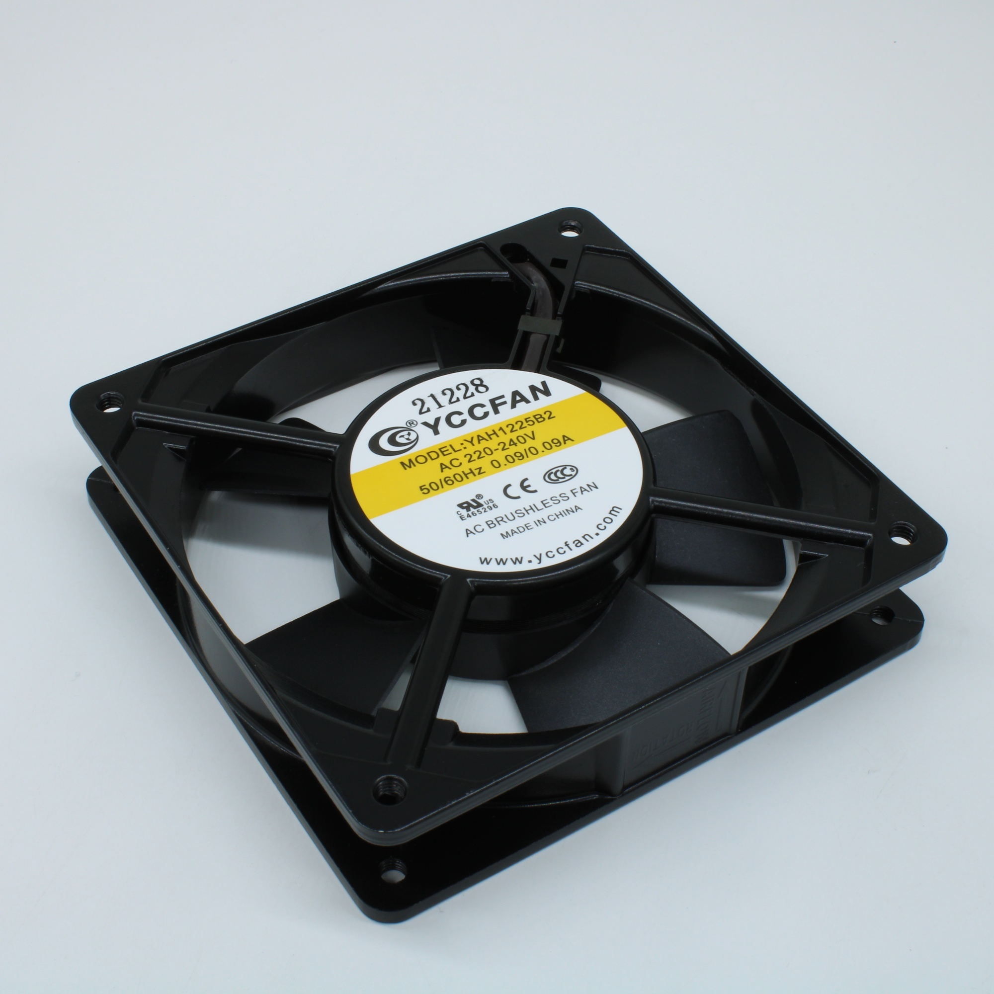 YAH1225B2 - Вентилятор 220В AC, 14.5W, 2000об/мин., 120x120х25мм, 101.4 м3/час, 35.7 дБ, подшипник качения, тип вывода - терминал, -10°C~+70°C