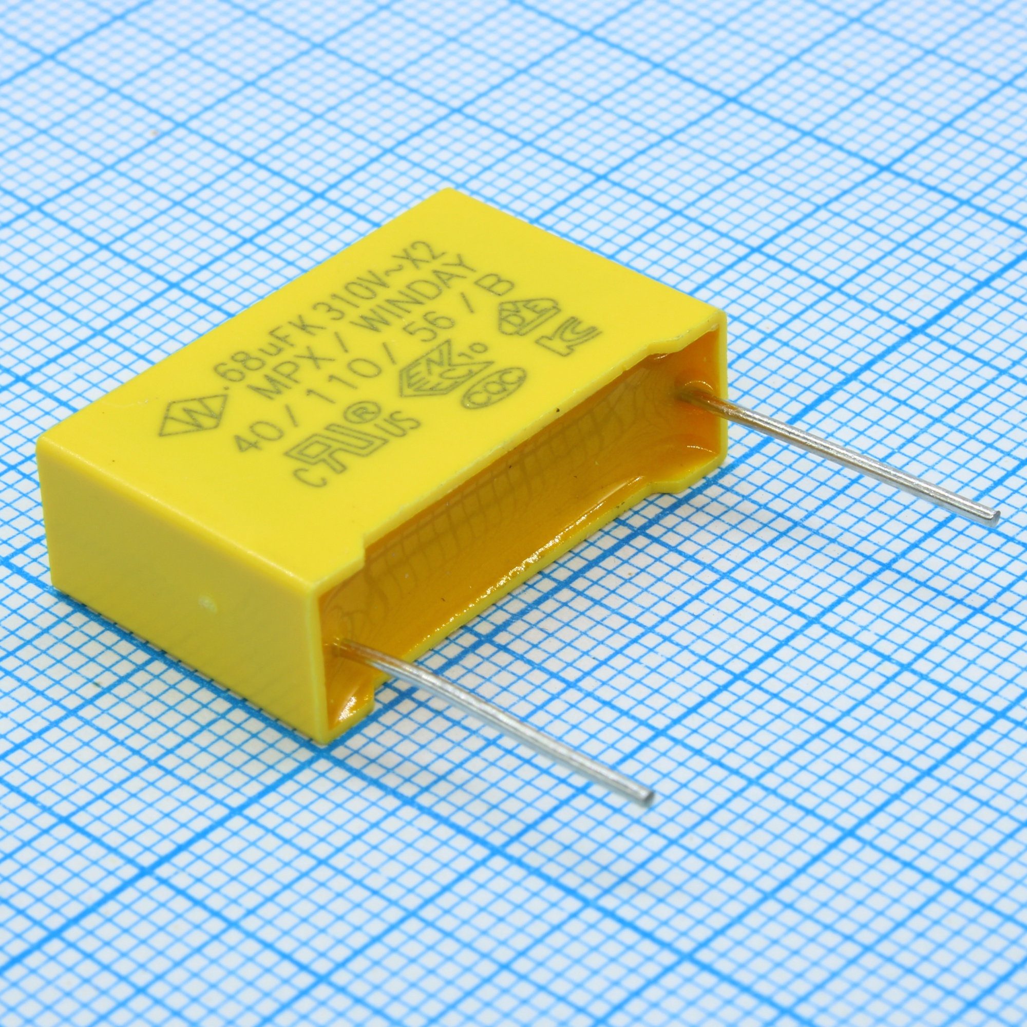 SMXVG684KE3XXAB2315 - Пленочный конденсатор X2, 310VAC, 0.68мкФ ± 10%, размер 26.5 х 8.5 х 17 мм, Р=22.5 мм, +110°C